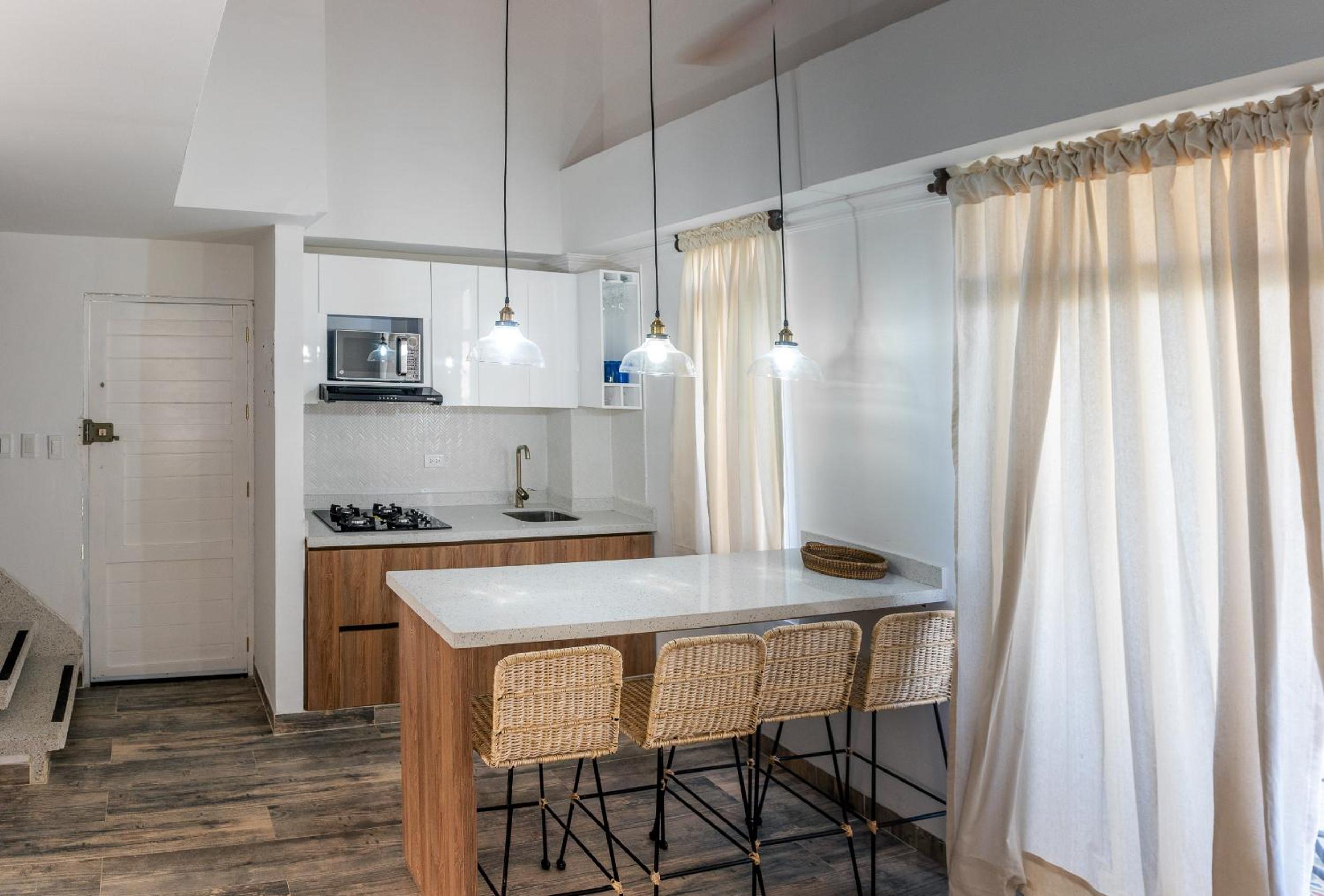 Cómodo apartamento con vista al mar y la montaña