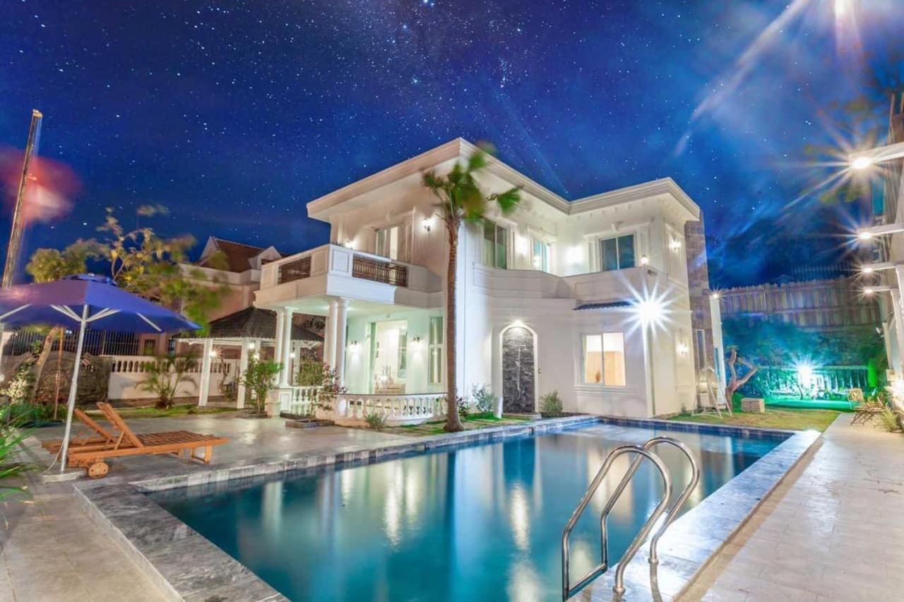Ruby Villa