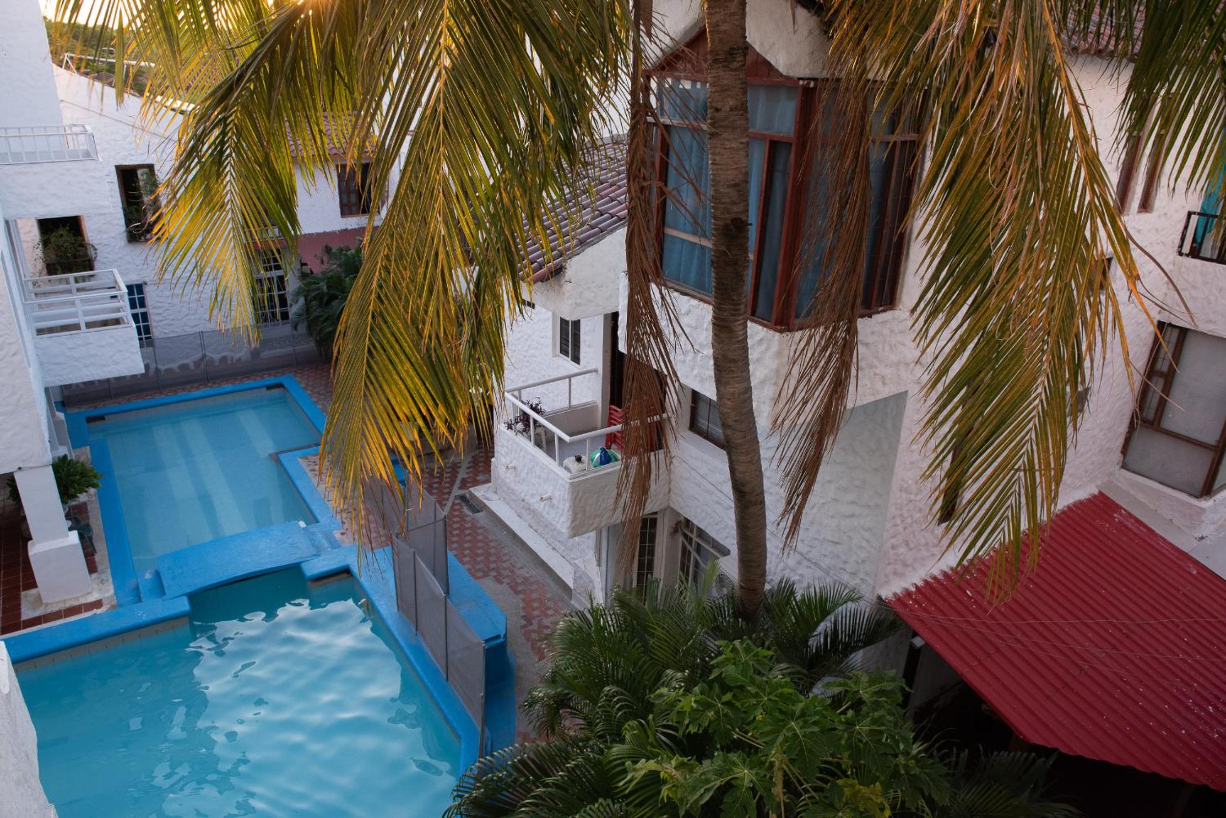 Cómodo apartamento con vista al mar y la montaña