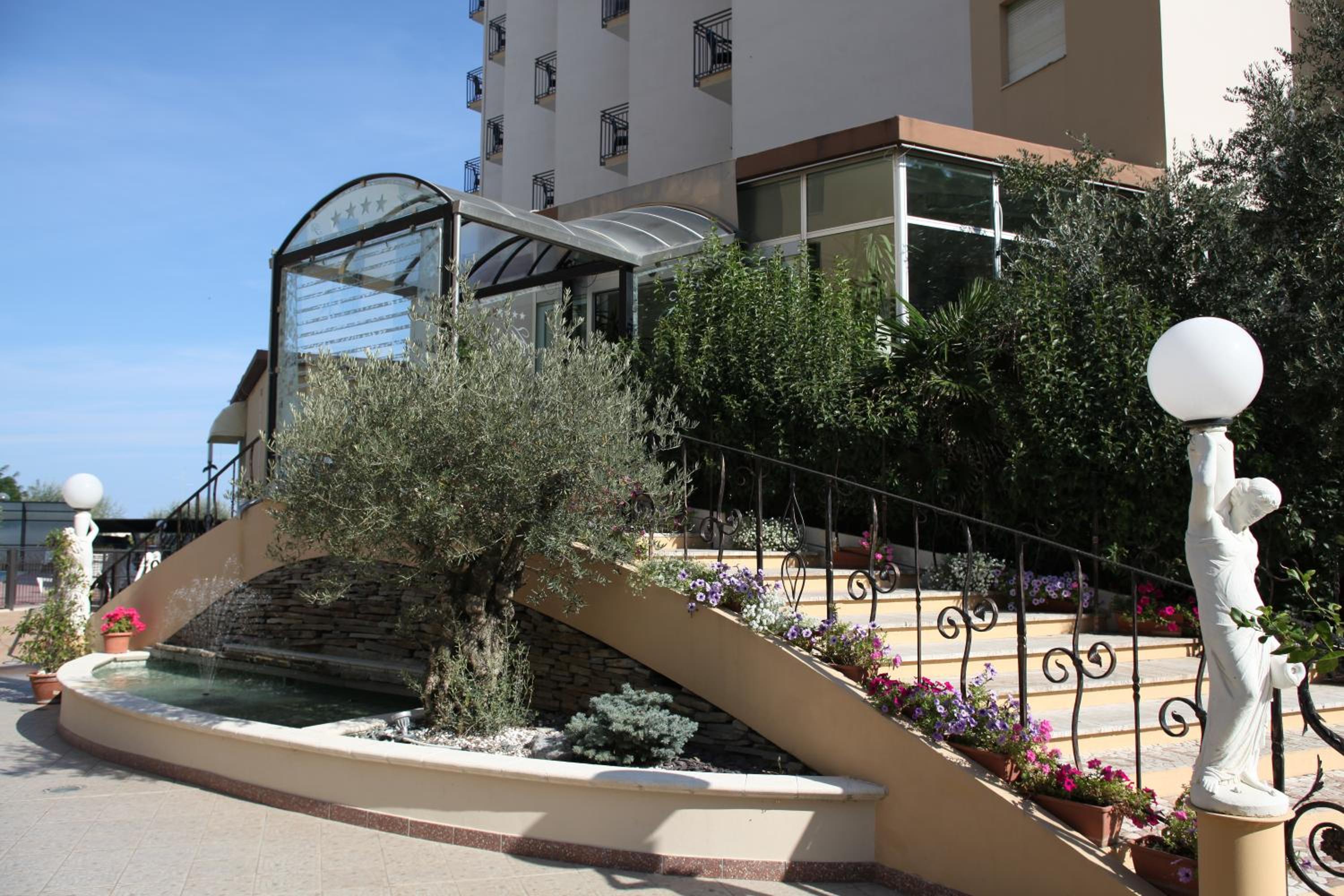 Hotel Plaza view 5