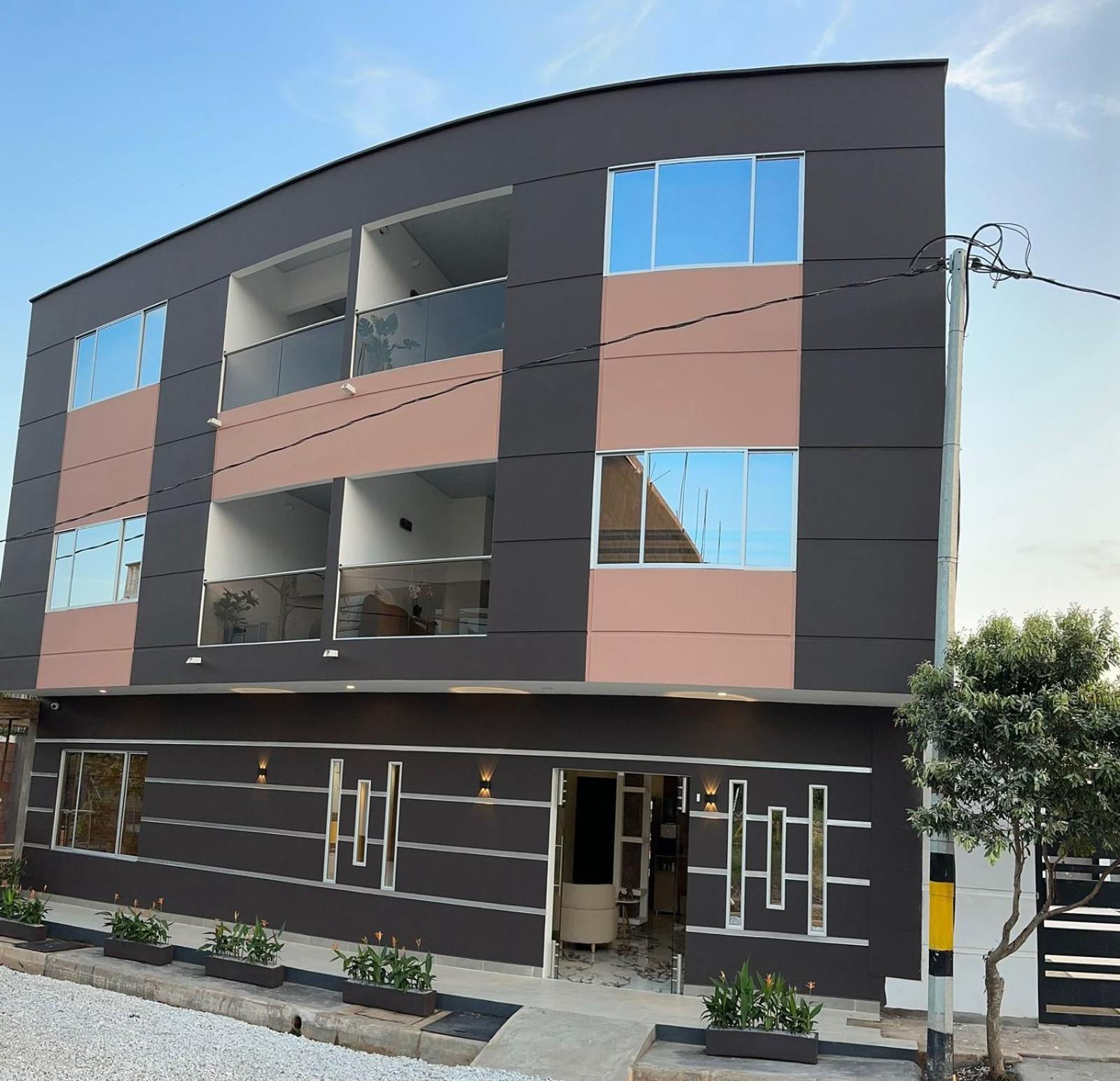 Hotel ZAFIRO HOTEL - Image 1