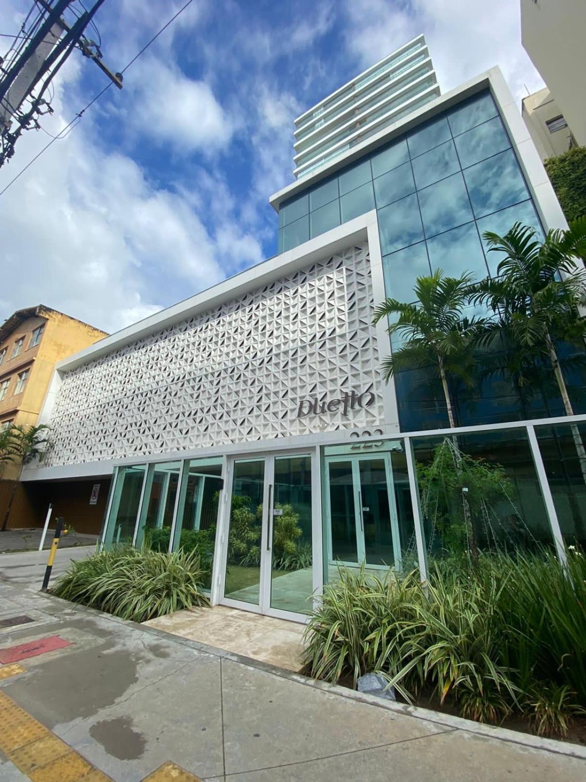 Apartamento alto padrão com vista mar na Barra