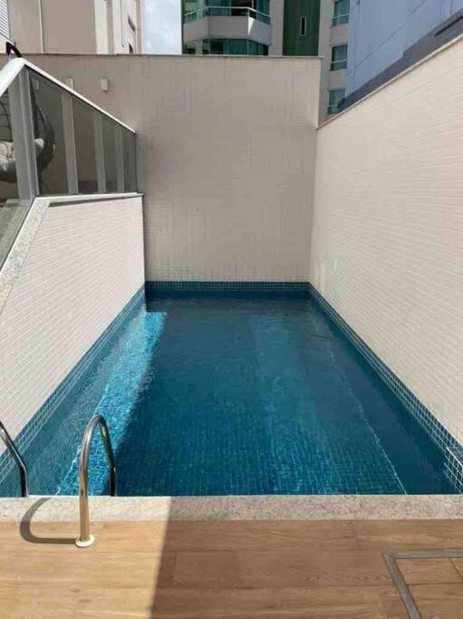 4 suítes, piscina exclusiva, barra sul, B.Camboriú