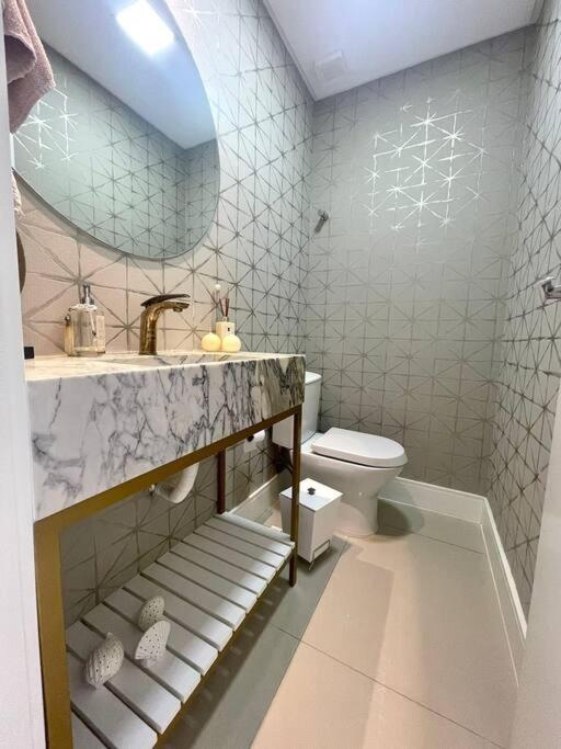 4 suítes, piscina exclusiva, barra sul, B.Camboriú