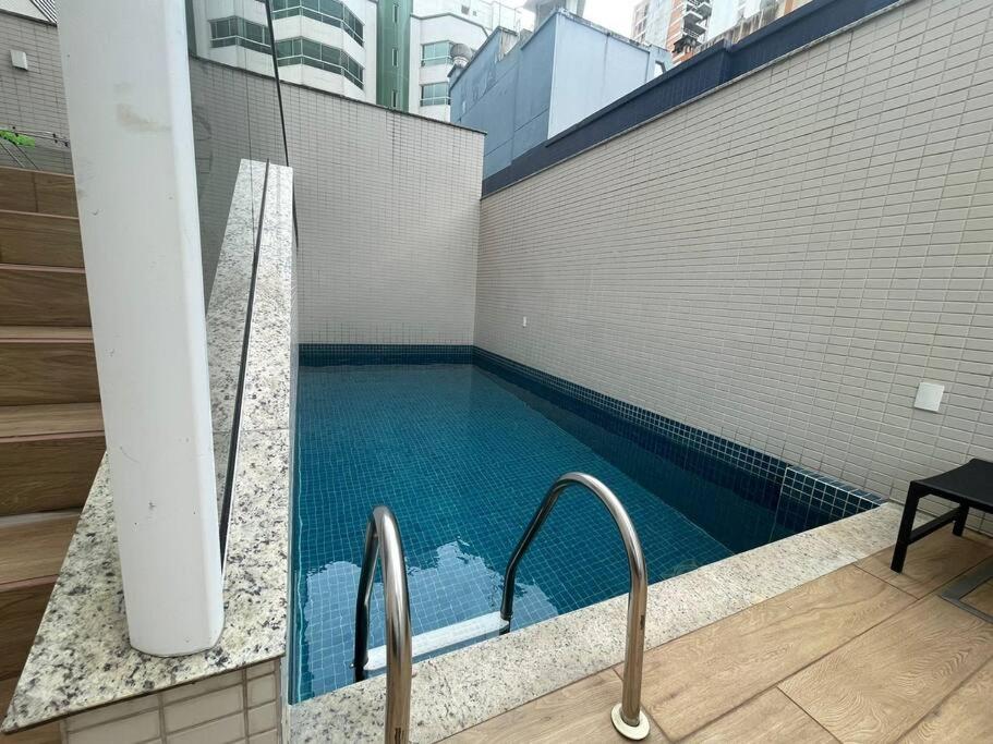 4 suítes, piscina exclusiva, barra sul, B.Camboriú