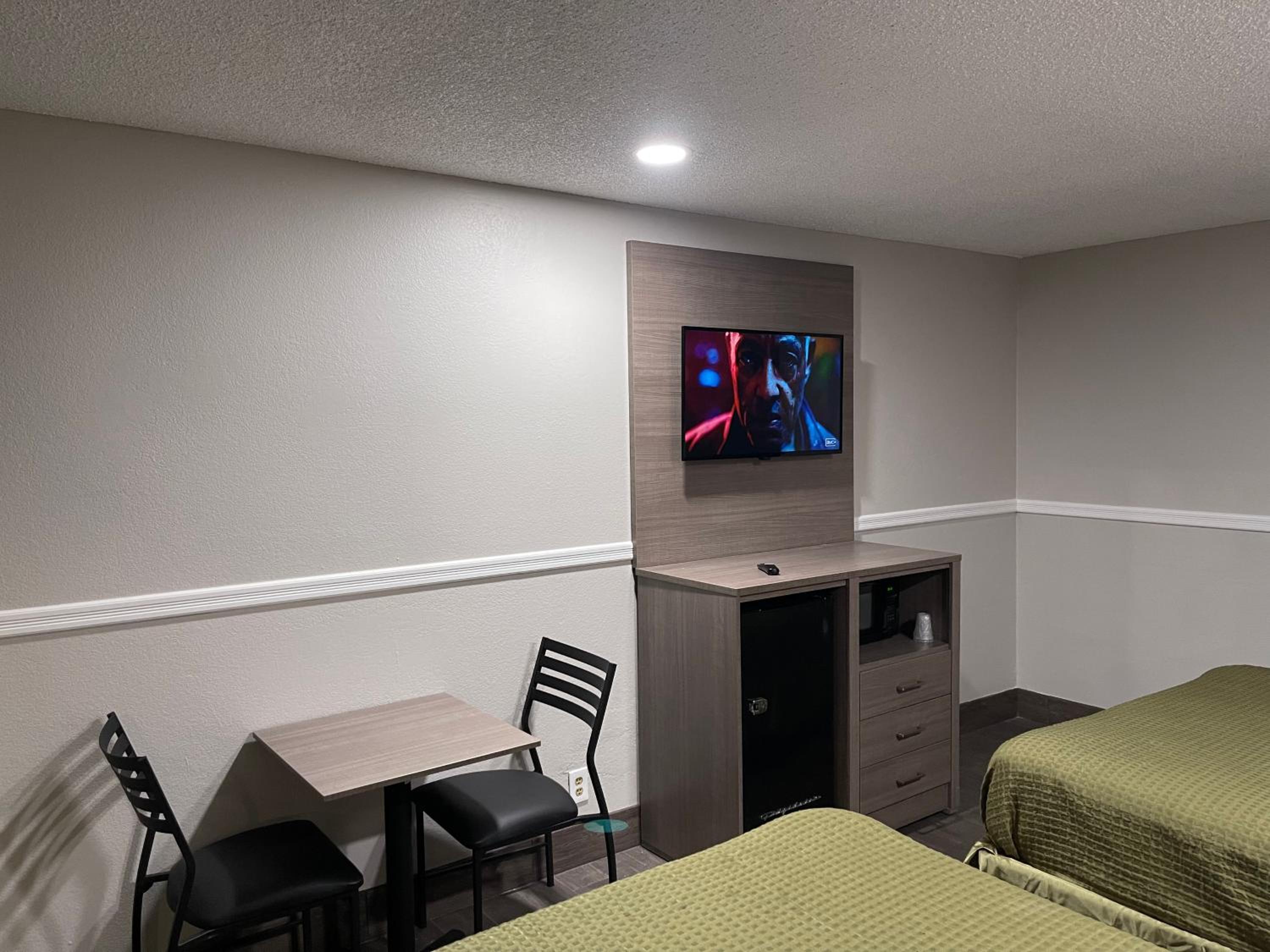 San Bernardino Vacations - Economy Inn - Property Image 1