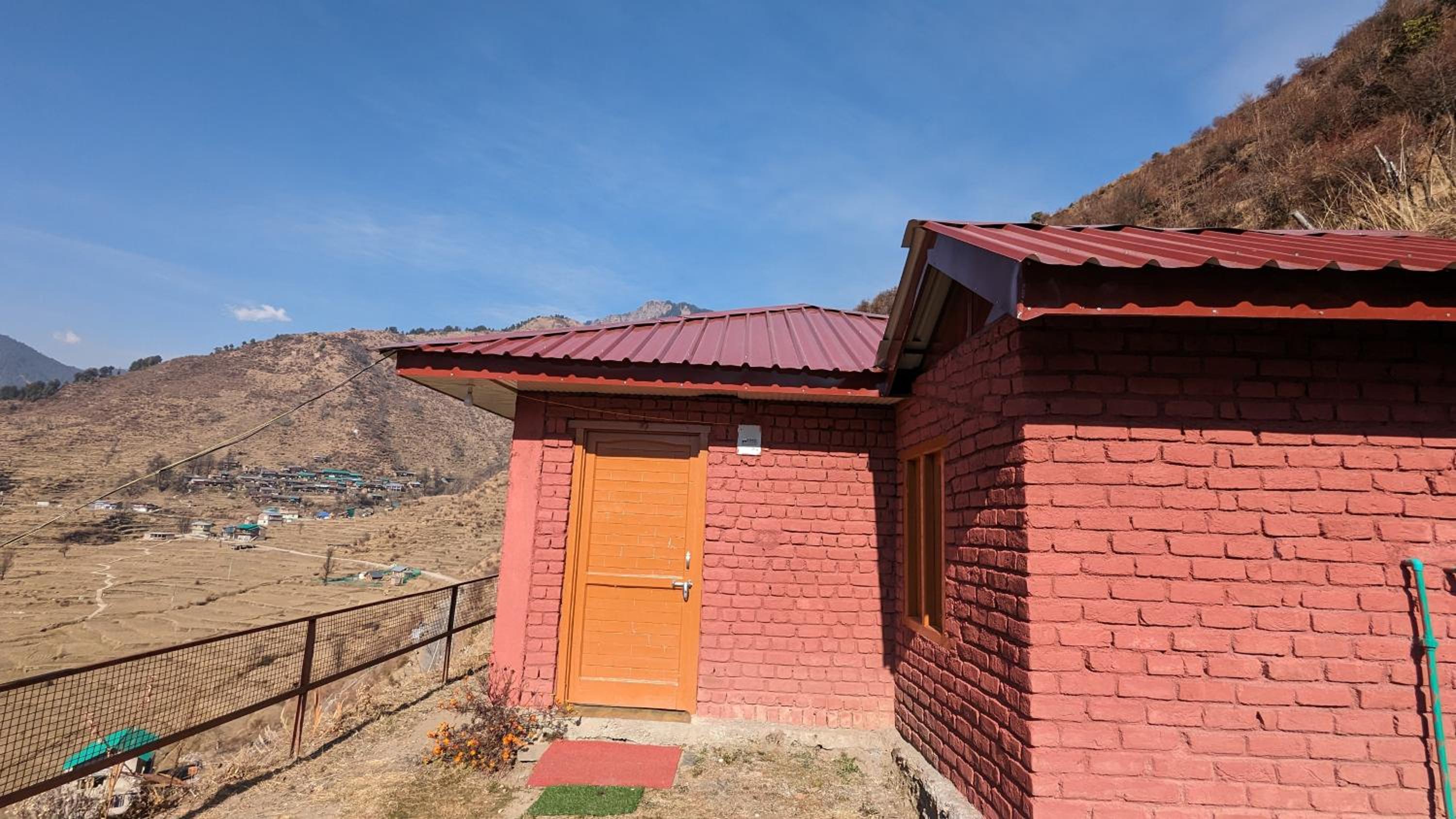 Dhauladhar Woodhouse