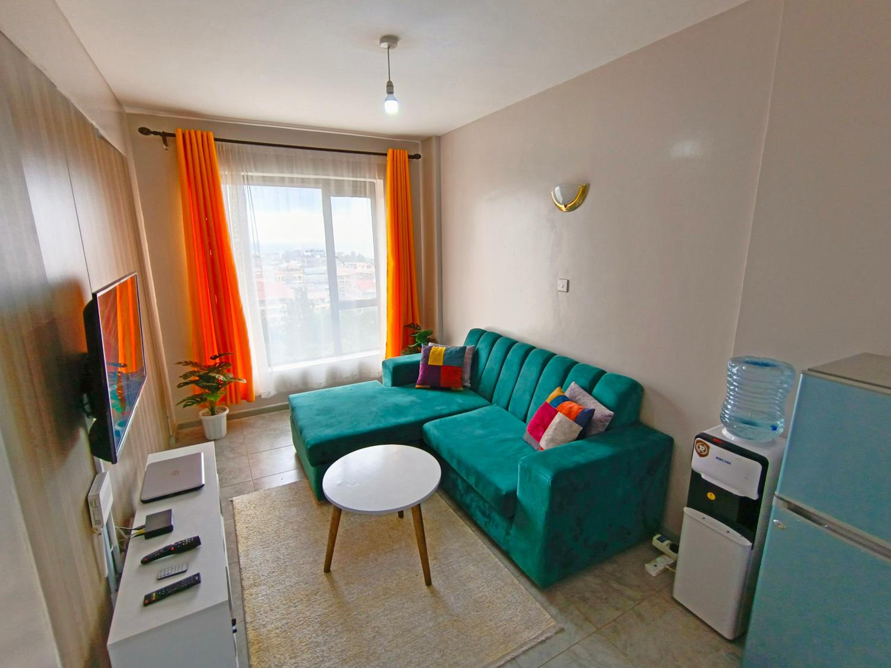 Quiet Urban Stay with Views, 0742 for 616 then 120 view 3