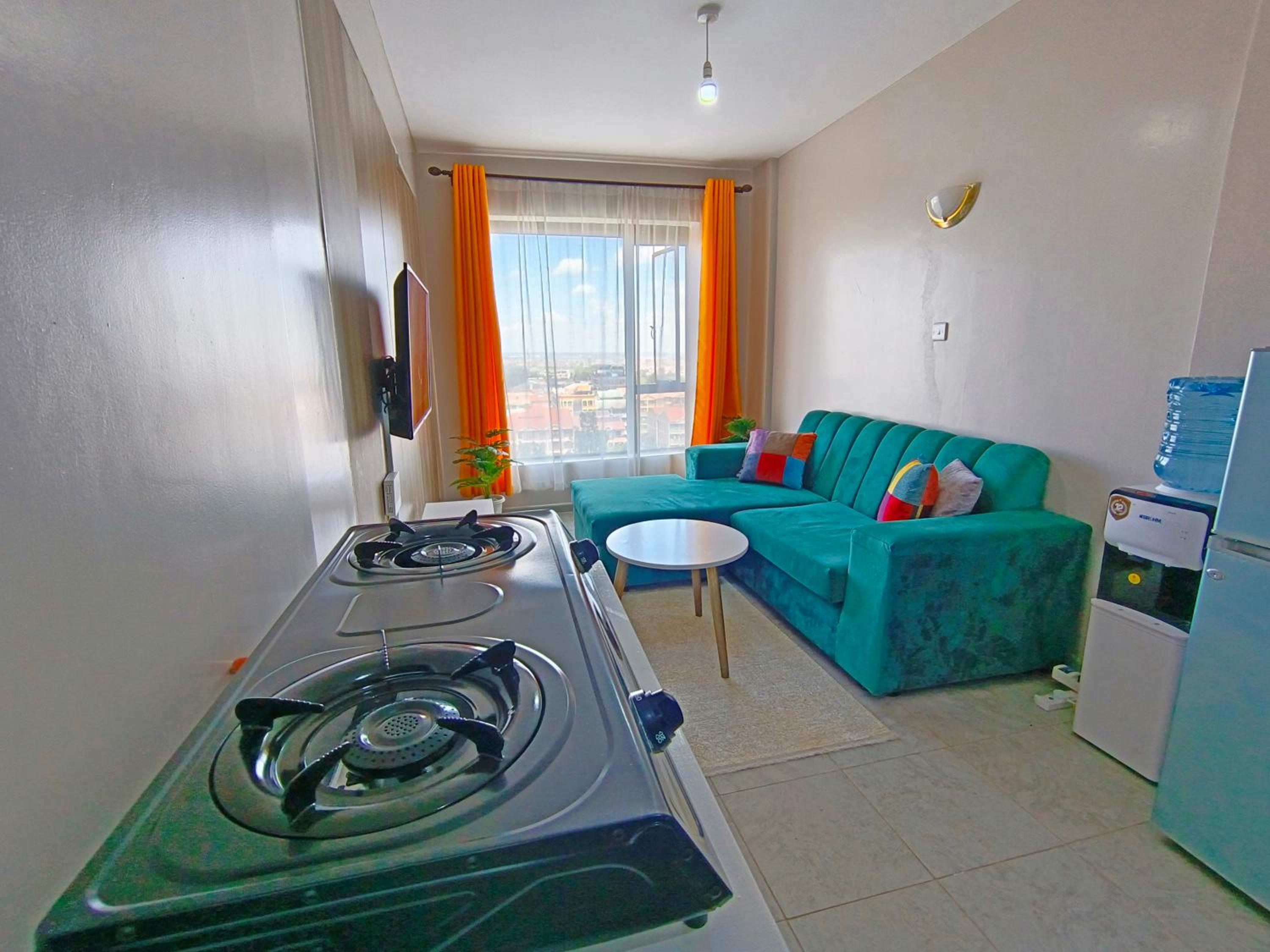 Quiet Urban Stay with Views, 0742 for 616 then 120 view 4