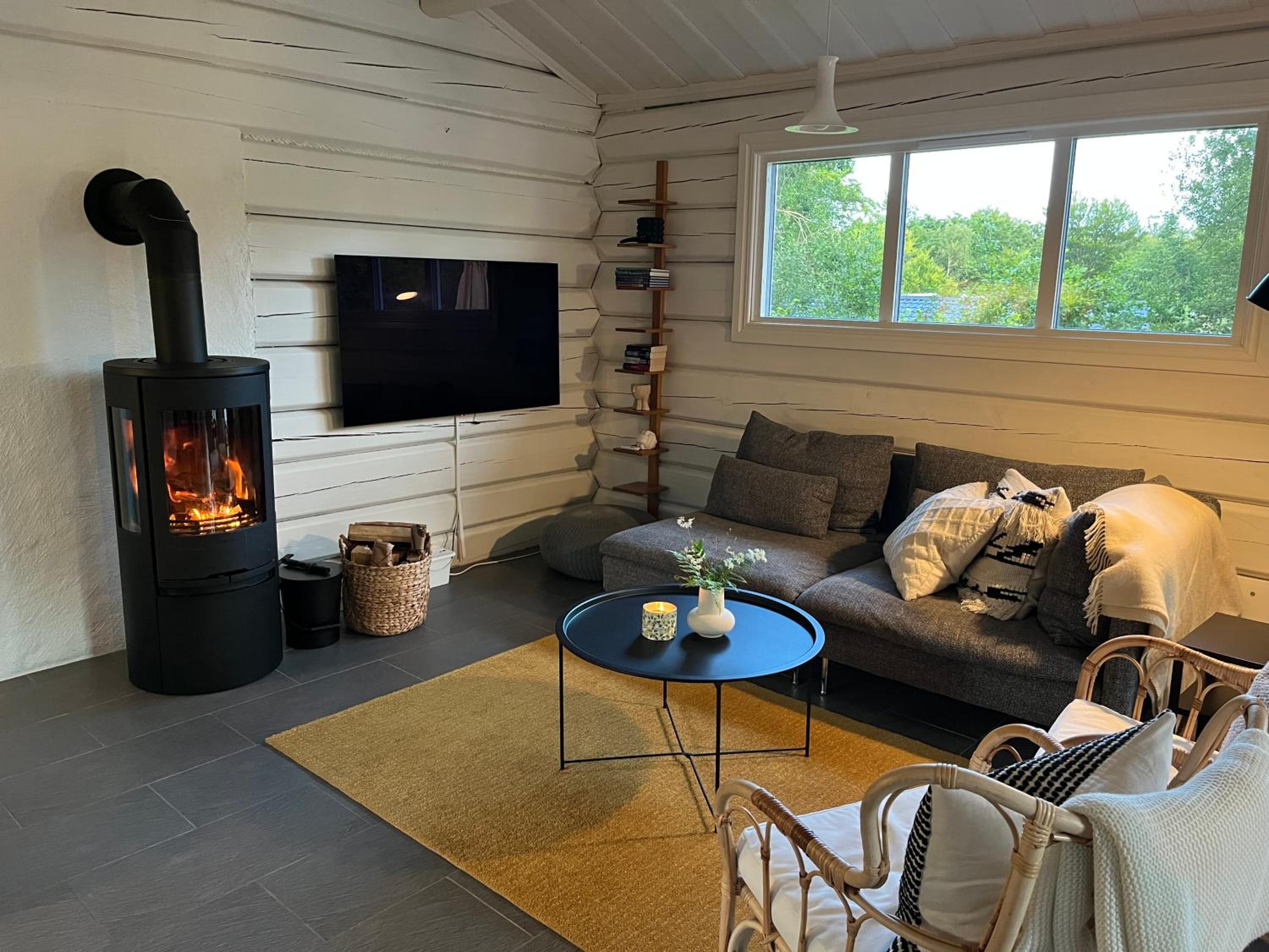 Cozy Retreat with Modern Charm view 5