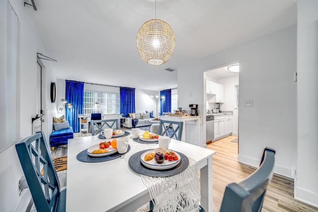 Stylish - Water View Condo - Palm Wave Says view 5
