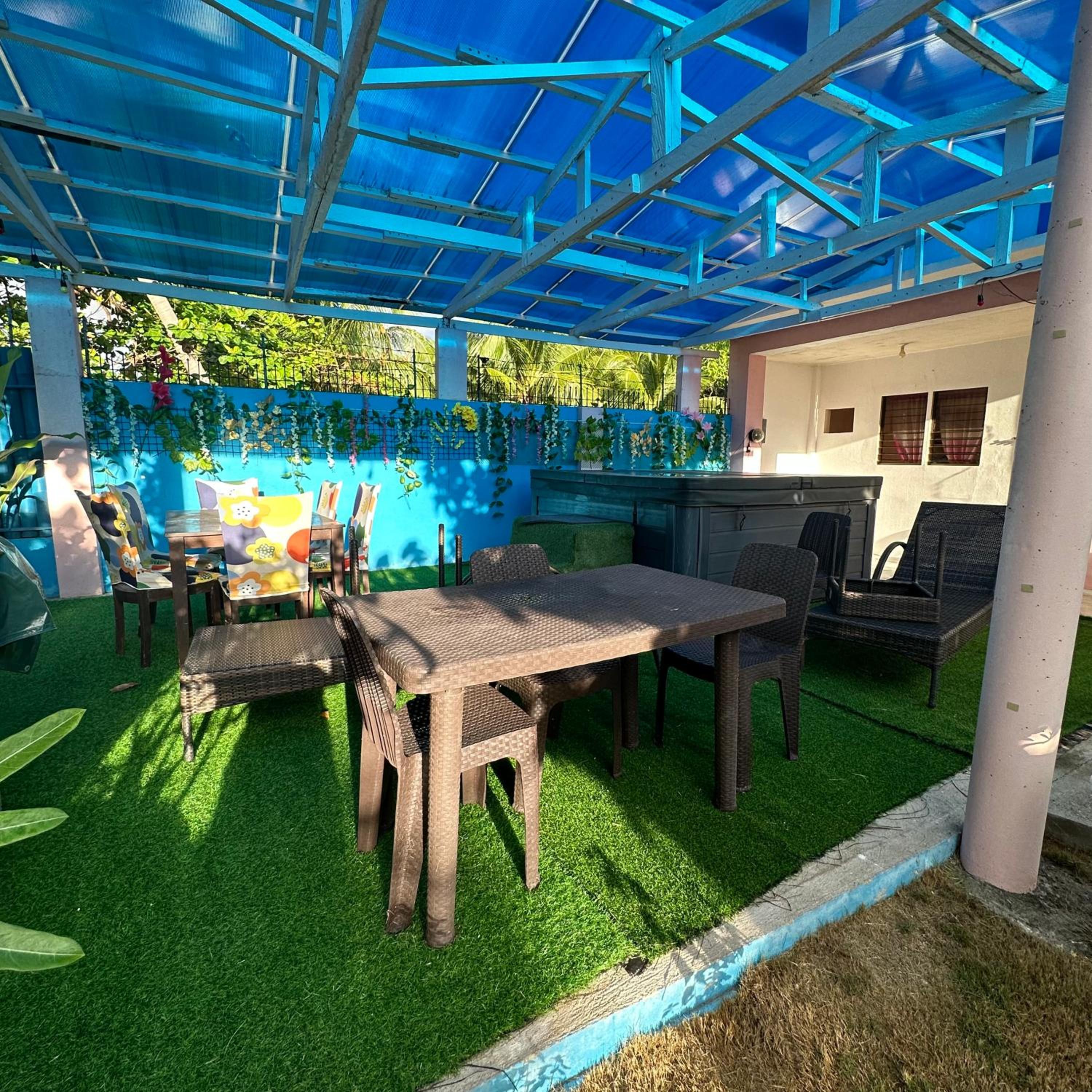 Joy o hoy beachfront house view 5