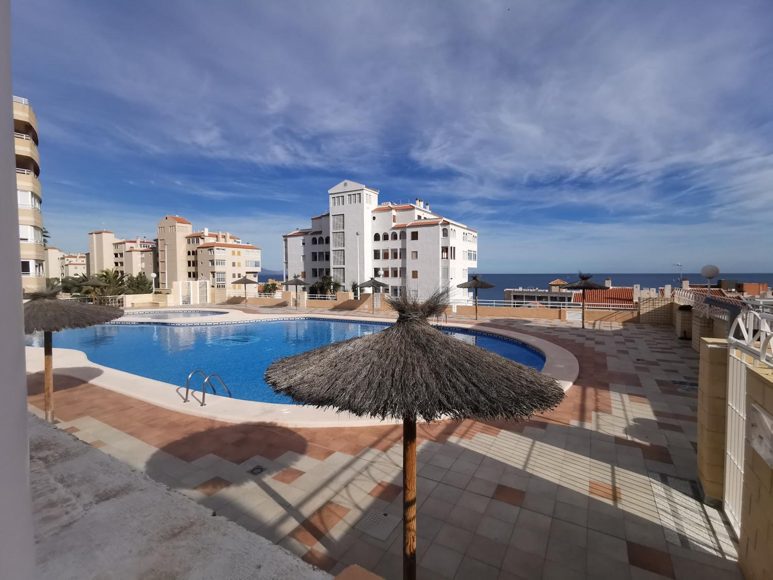 Costamar bungalow familiar, piscina y terraza, a 5 min de la playa
