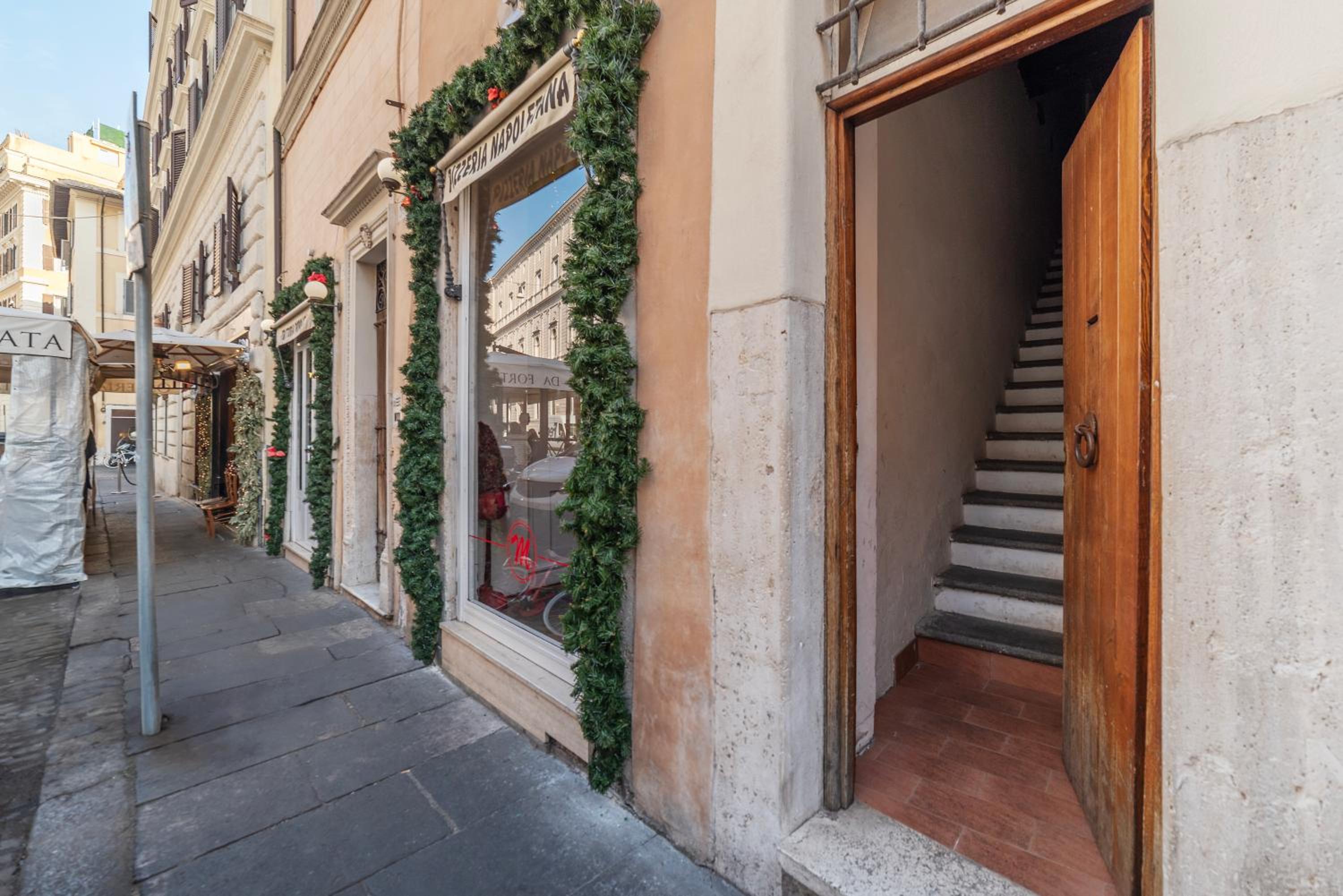 Historical Loft at Campo de Fiori