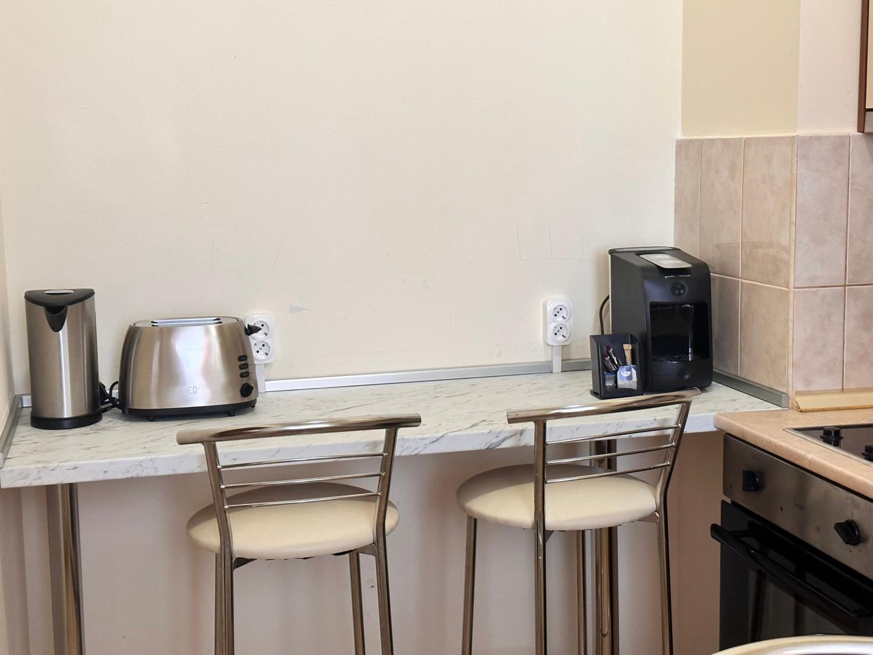 Stylish one bedroomed apartment 112 in main Flora building