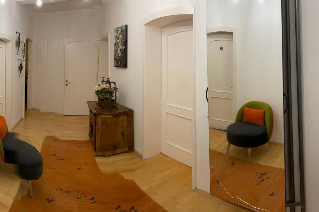 Haus Schmidhuber Ferienwohnung 2 mit Balkon und Bergblick