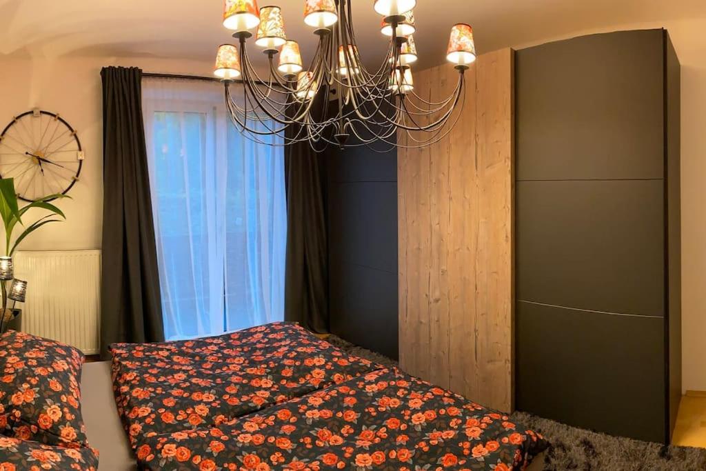 Haus Schmidhuber Ferienwohnung 2 mit Balkon und Bergblick