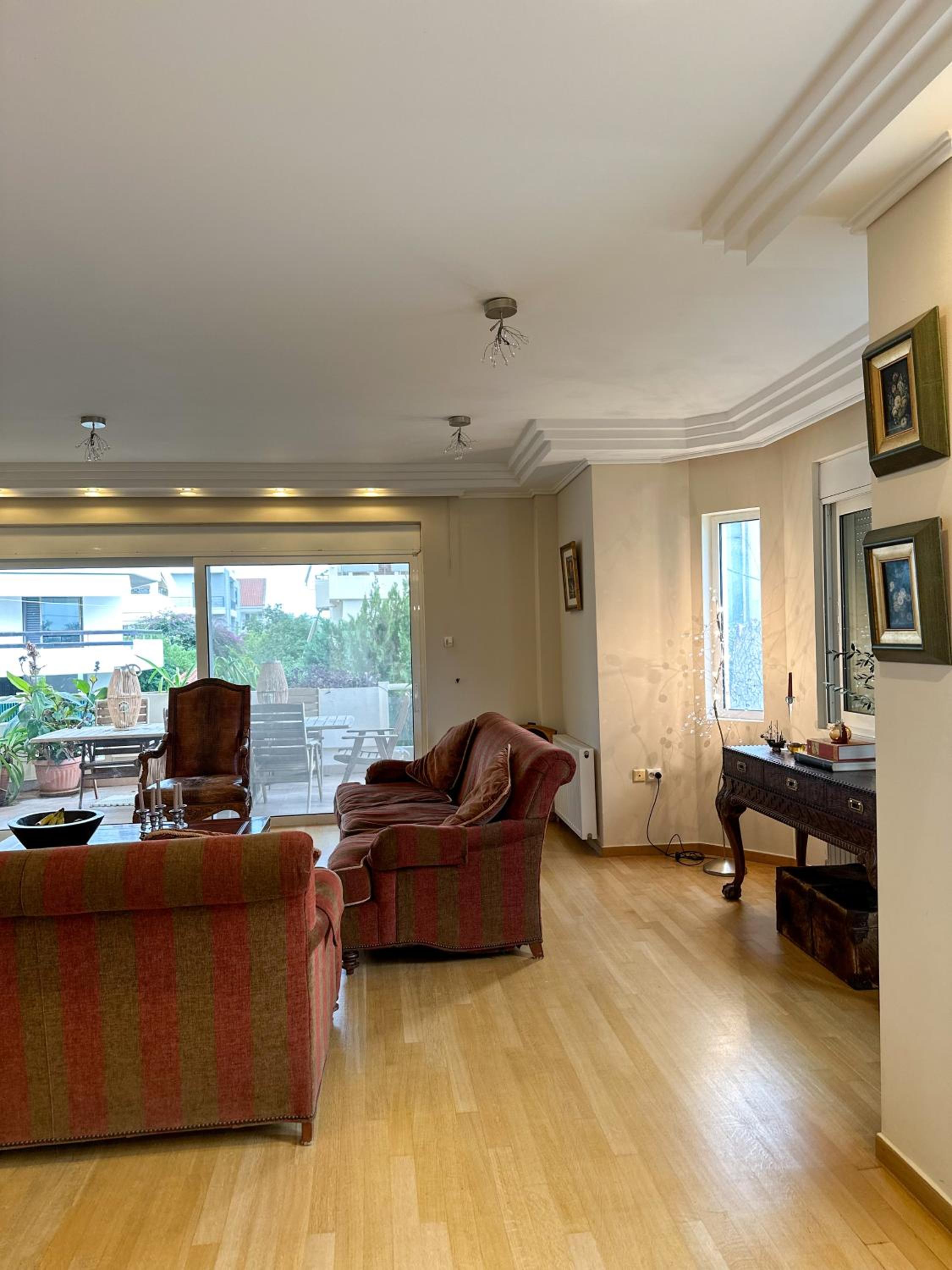 Villa in Voula 5 mins from the Beach