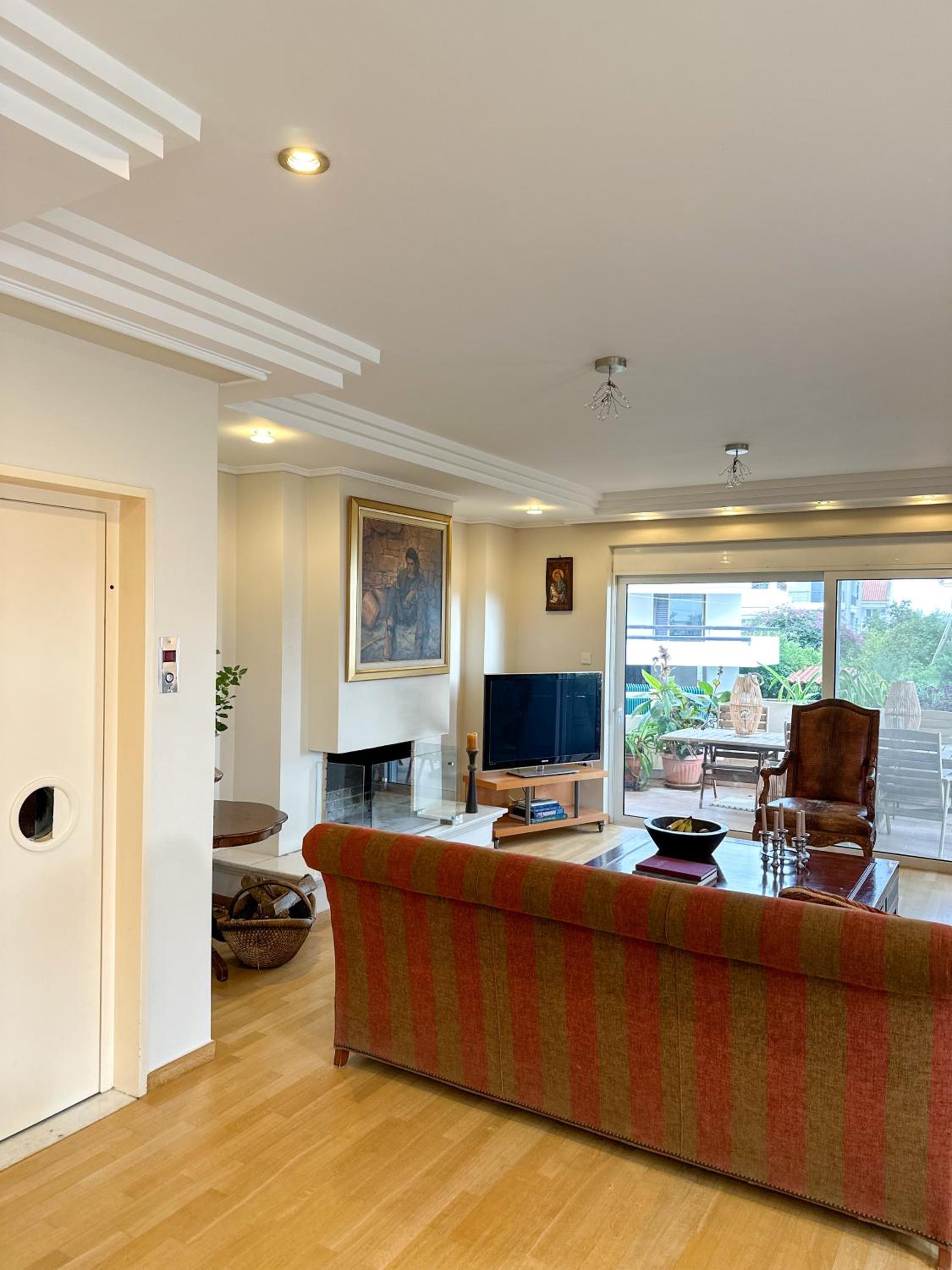 Villa in Voula 5 mins from the Beach