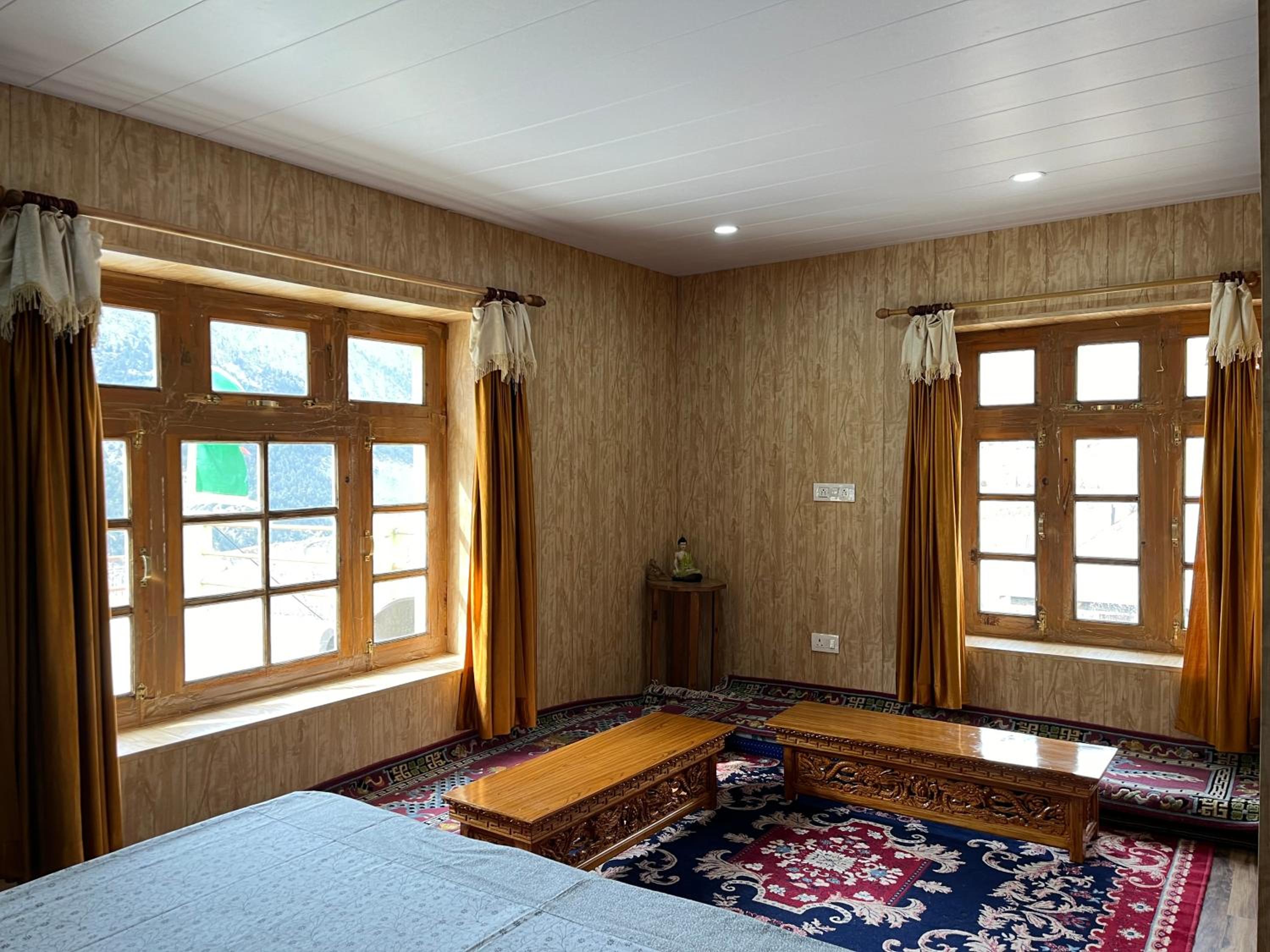 SNOWFLAKE Homestay