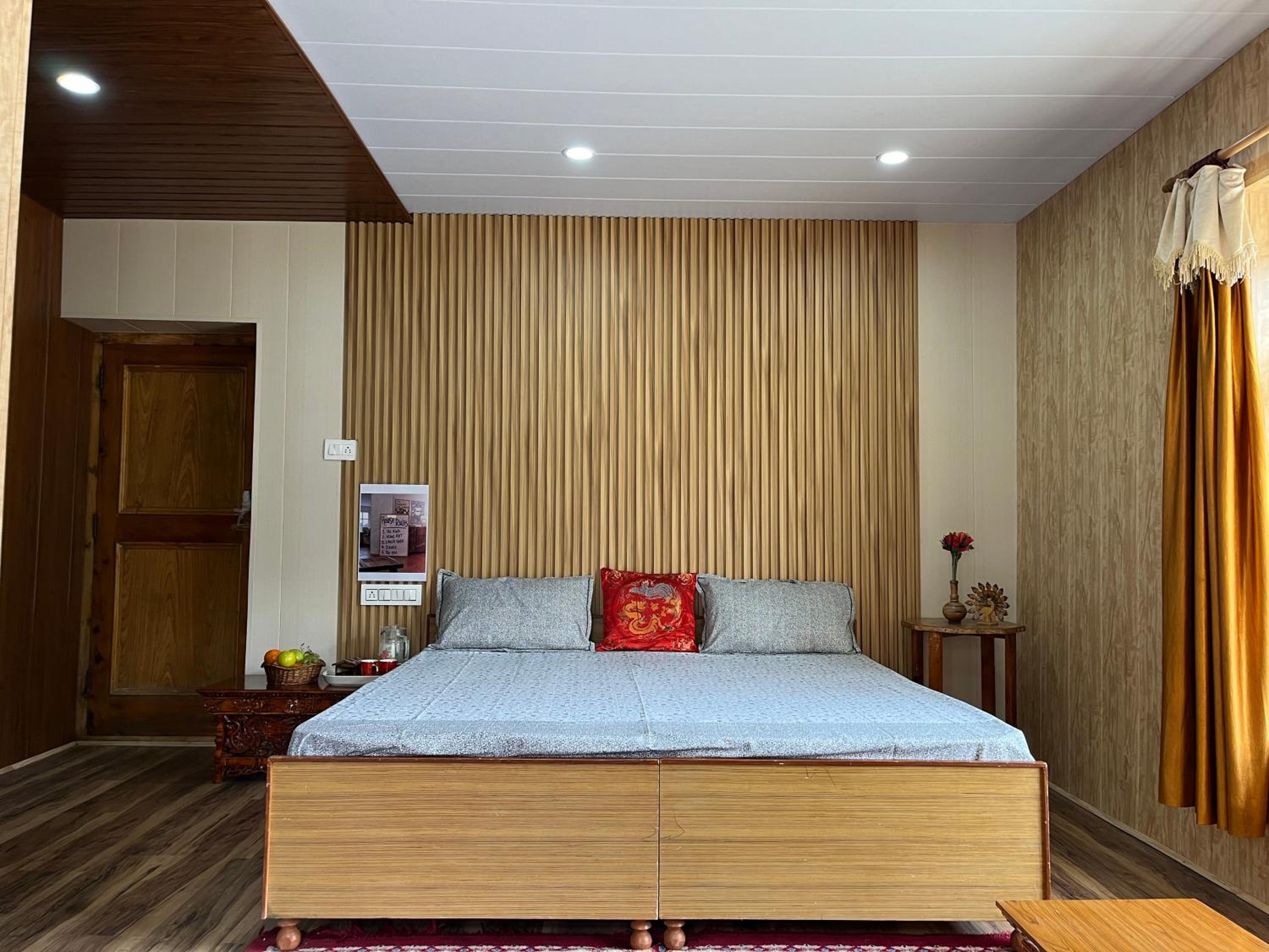 SNOWFLAKE Homestay