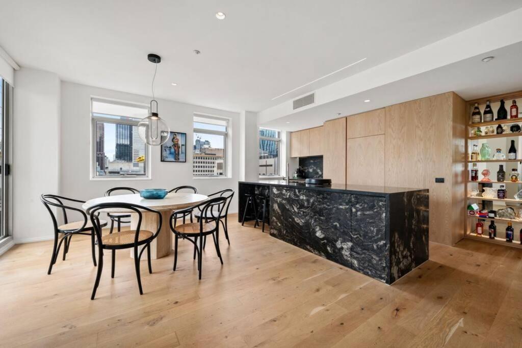 Luxury living in the Paris end