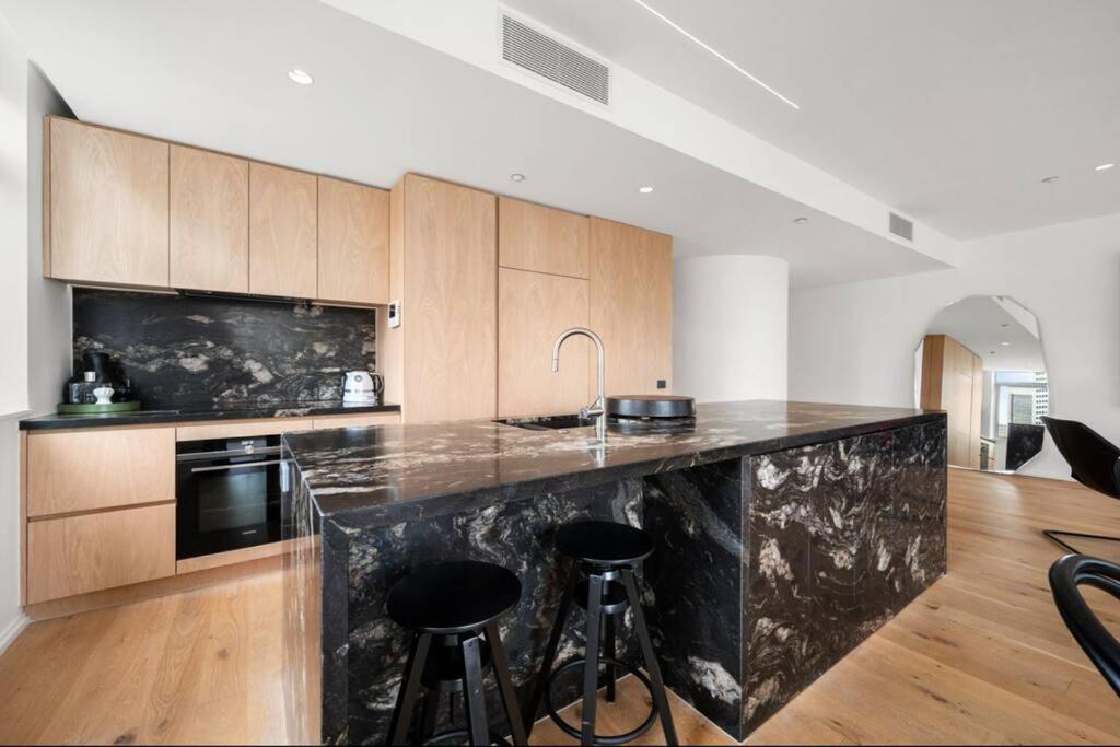 Luxury living in the Paris end