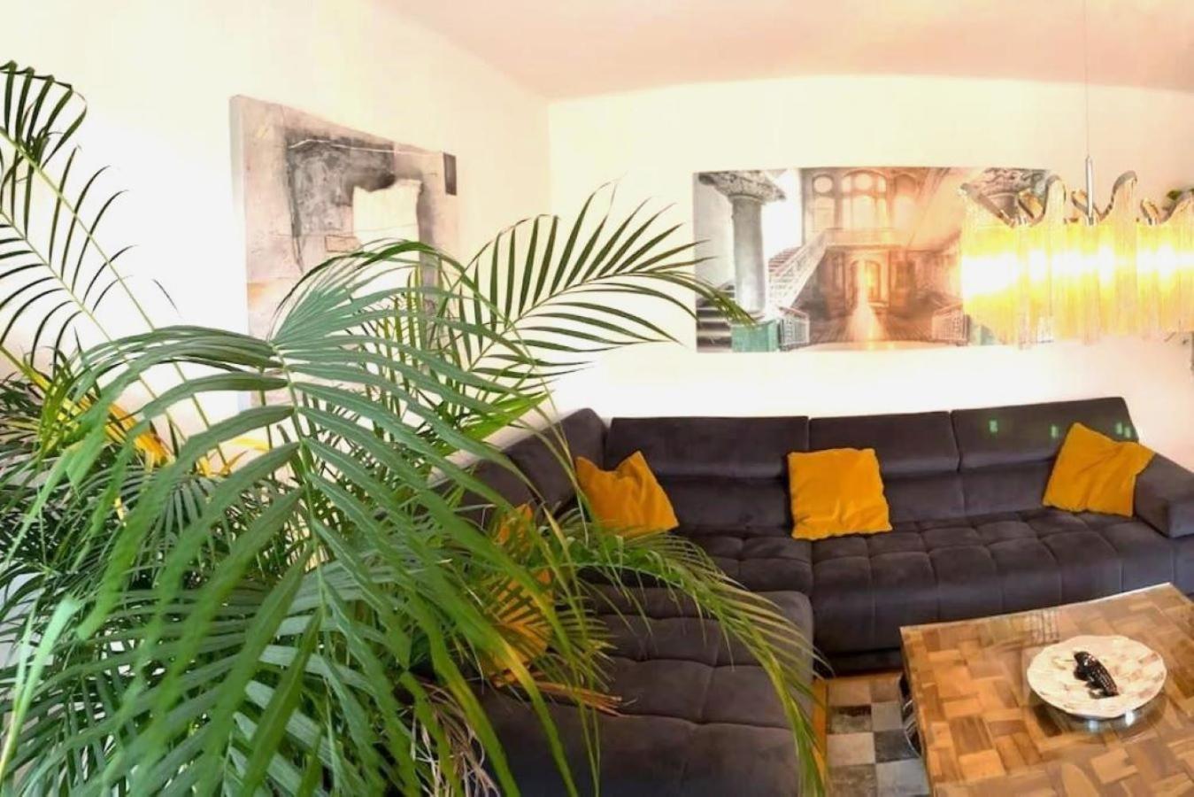 Haus Schmidhuber Ferienwohnung 2 mit Balkon und Bergblick