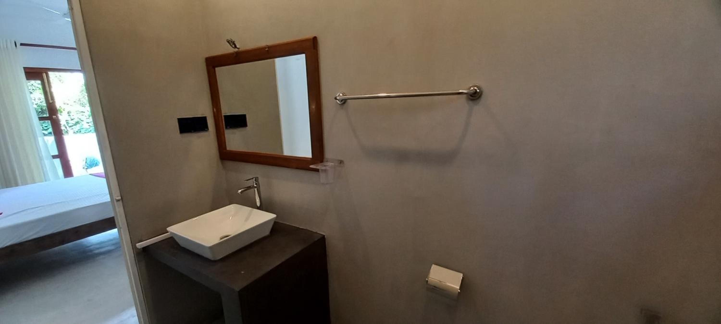 Hasaral Holiday inn new