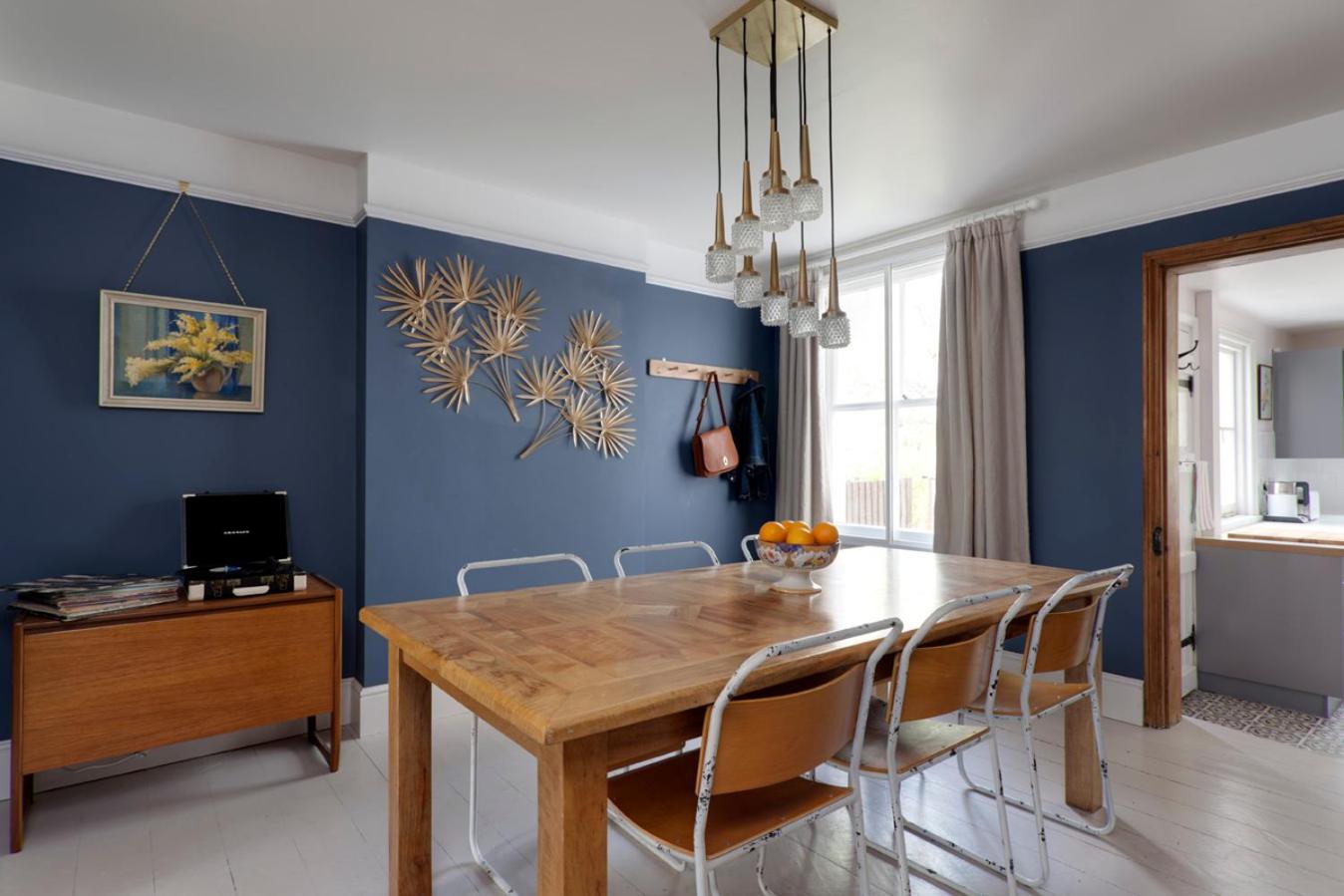 Bee Cottage - Stylish Holiday Cottage In Rye view 3