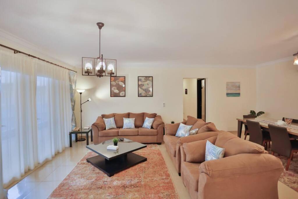Parkside Boutique 3 BBR Serviced Apartment - Ocean Blue - Near Airport