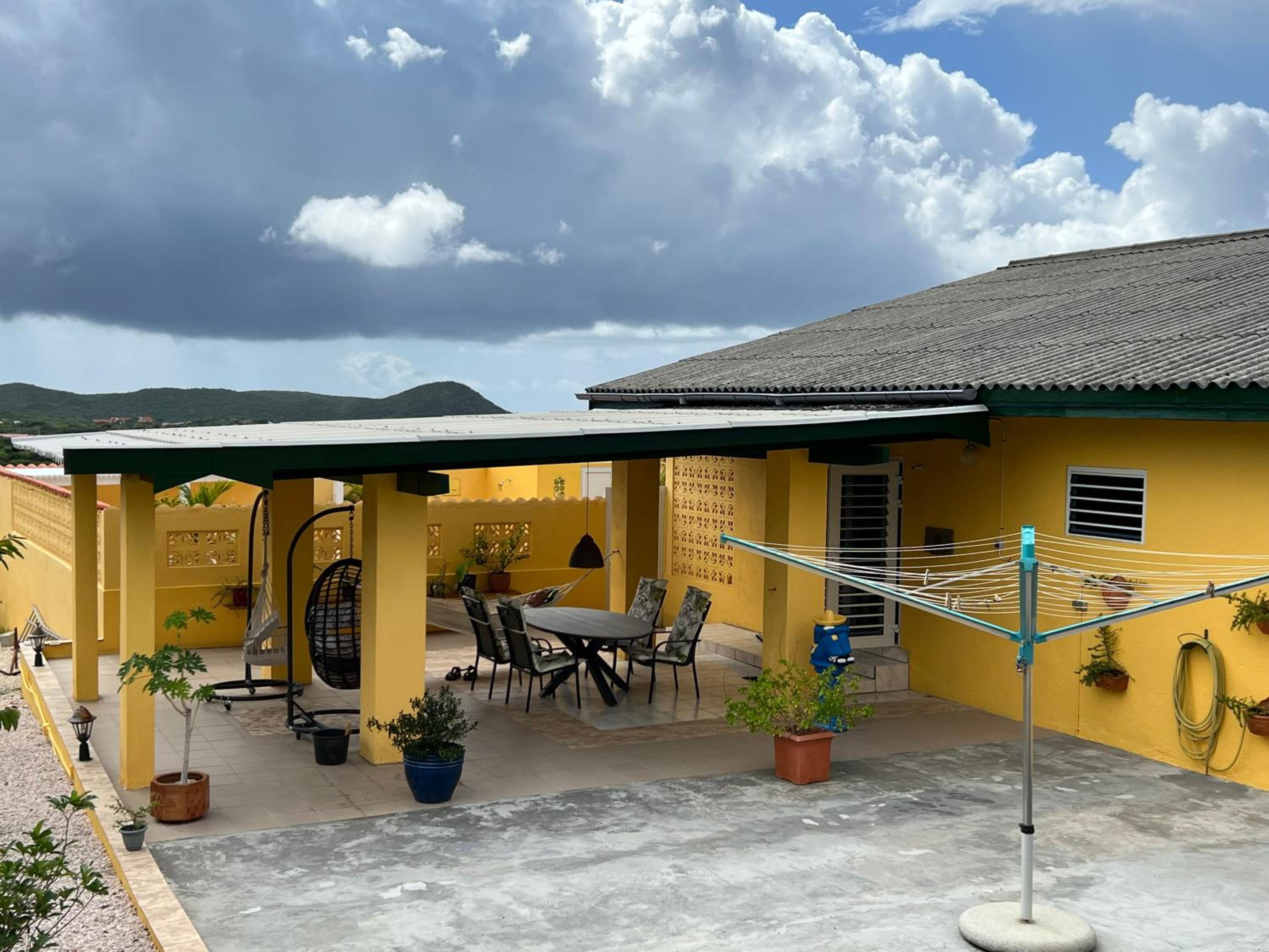 Traumhaus am Hang mit privatem Pool