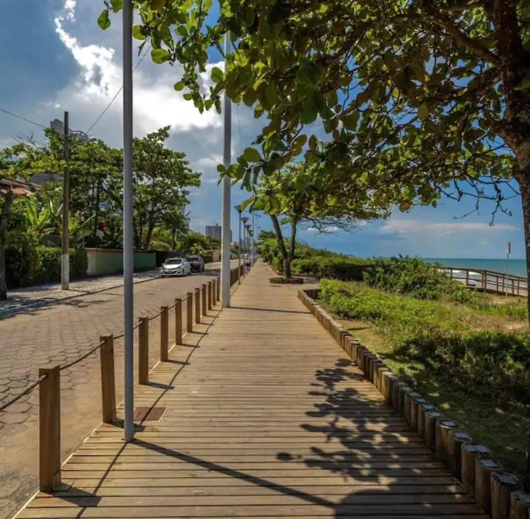 Sobrado em Piçarras com piscina