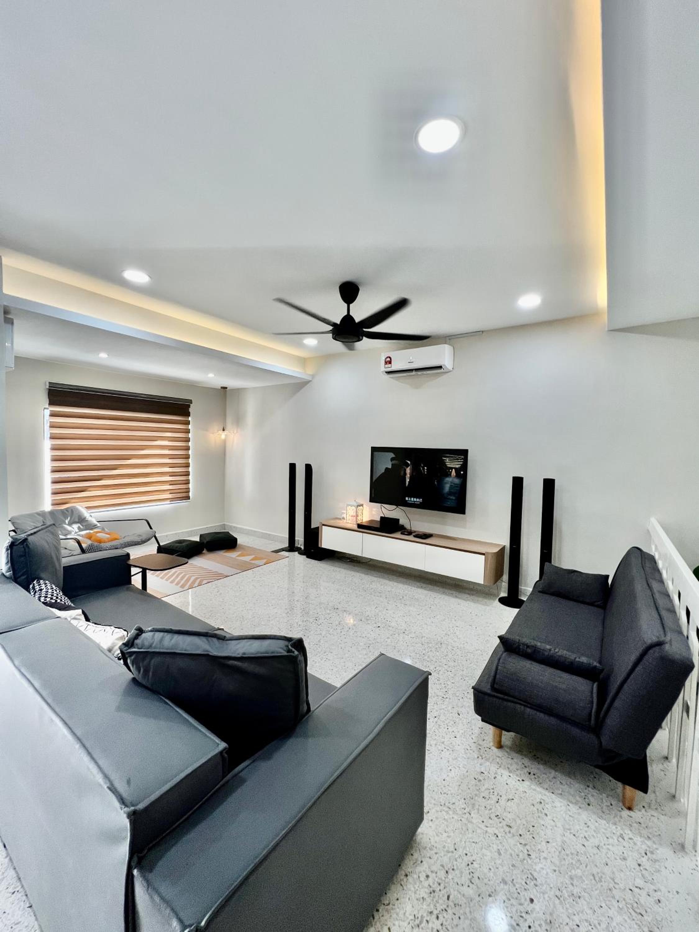 Pure Essence Retreat Homestay - Taman Pelangi , Pelangi , Jalan Hijau Muda , Johor Bahru Town