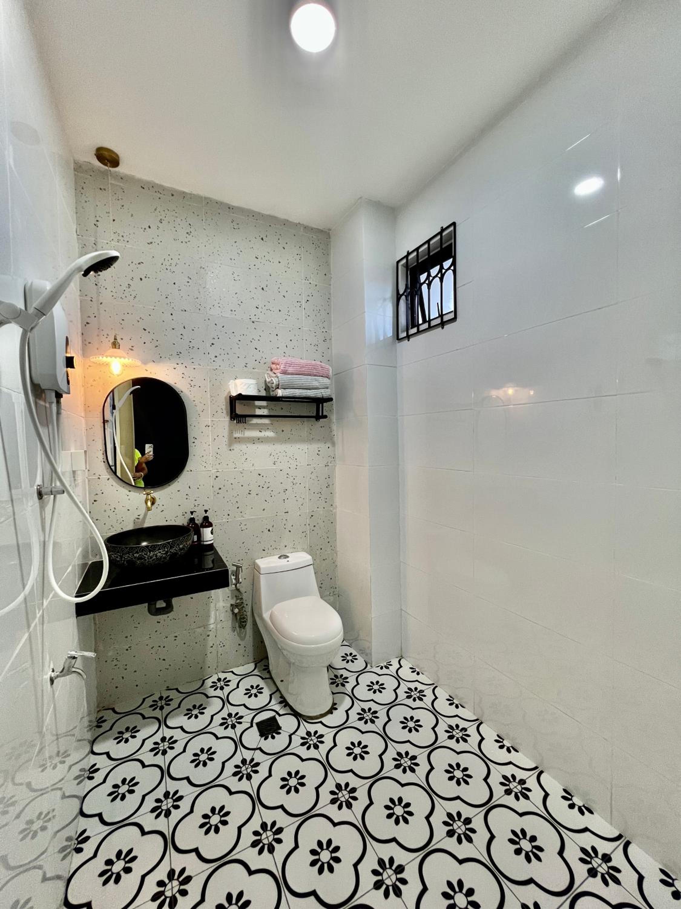 Pure Essence Retreat Homestay - Taman Pelangi , Pelangi , Jalan Hijau Muda , Johor Bahru Town