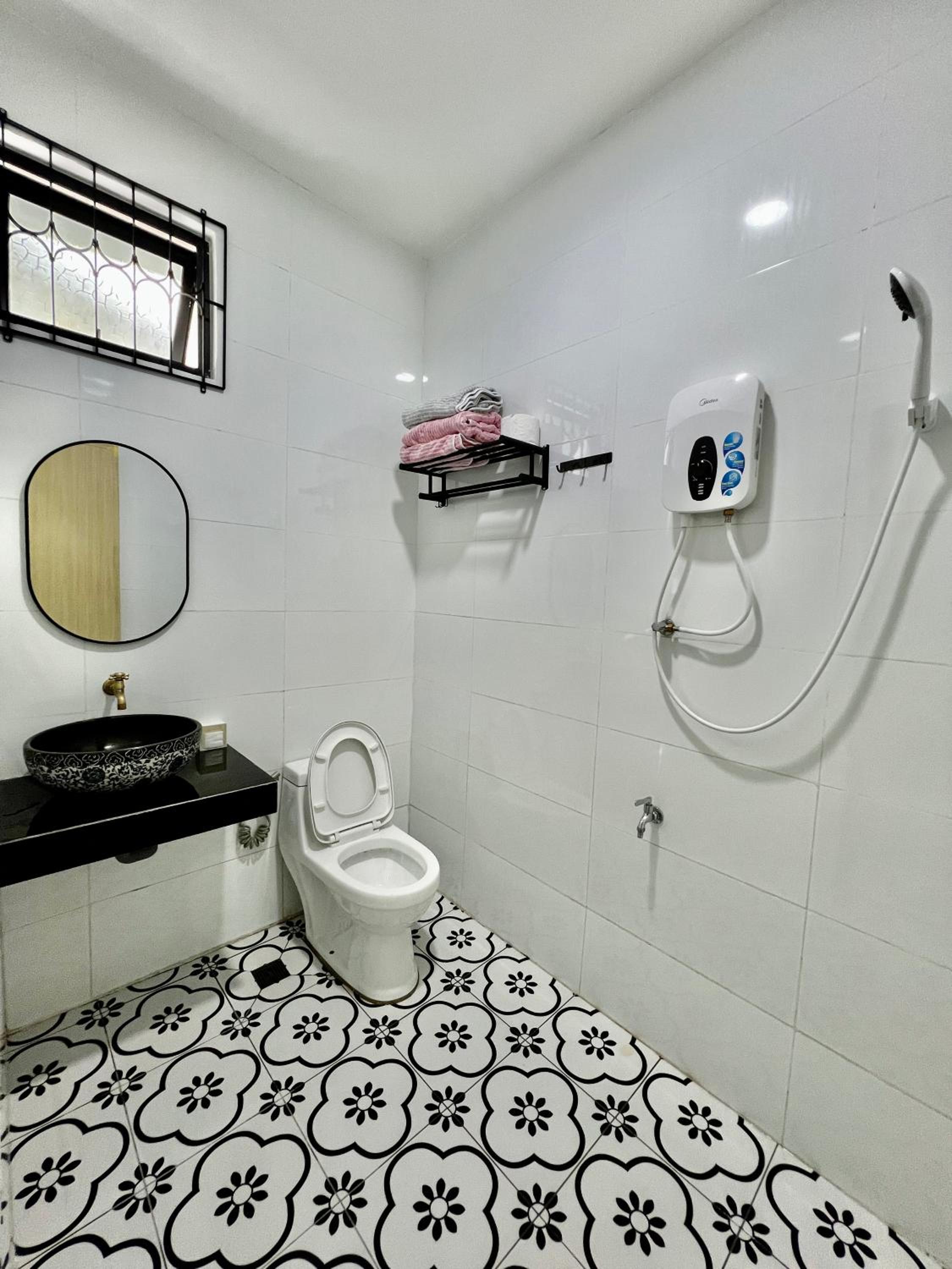 Pure Essence Retreat Homestay - Taman Pelangi , Pelangi , Jalan Hijau Muda , Johor Bahru Town