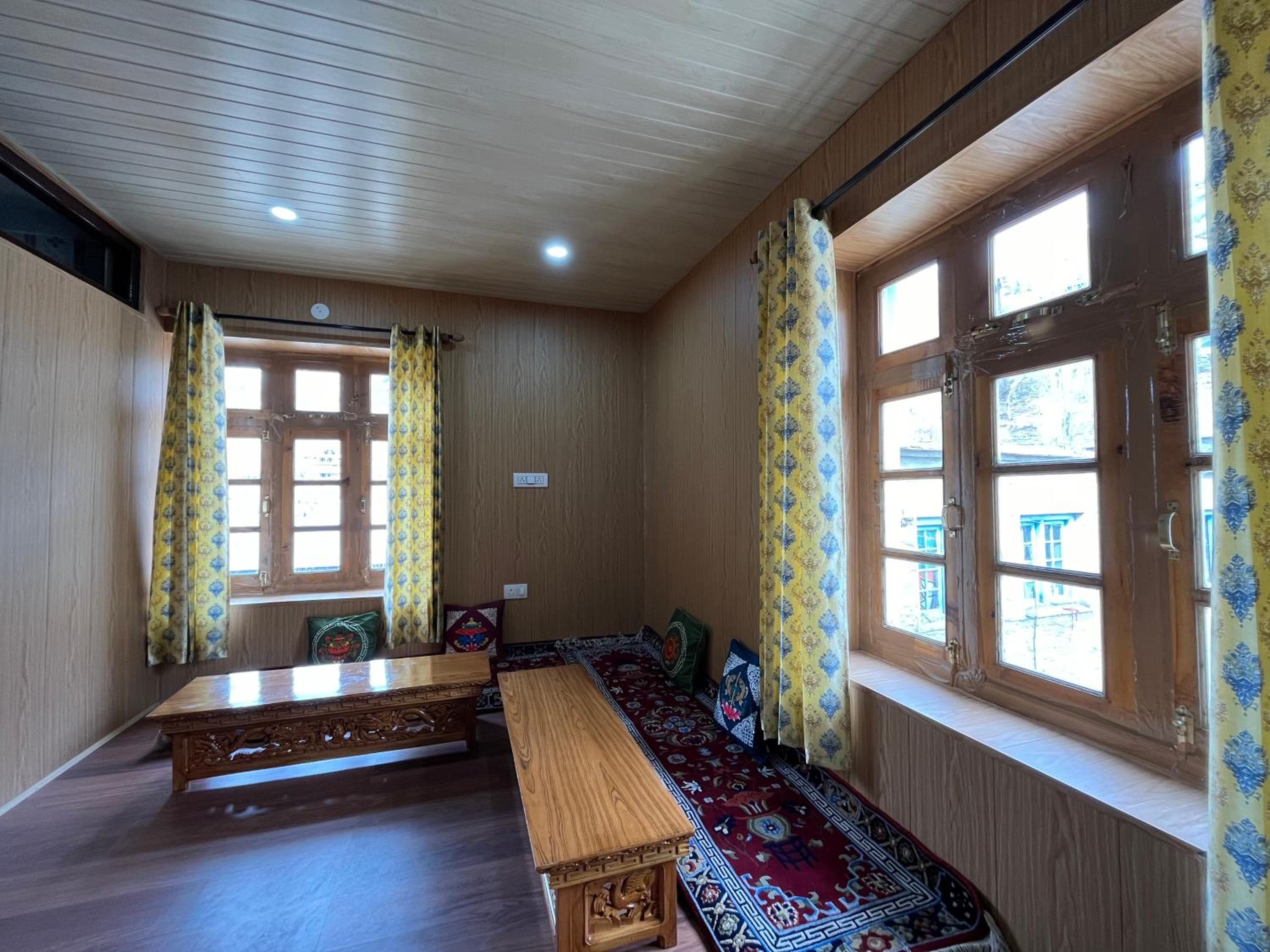 SNOWFLAKE Homestay
