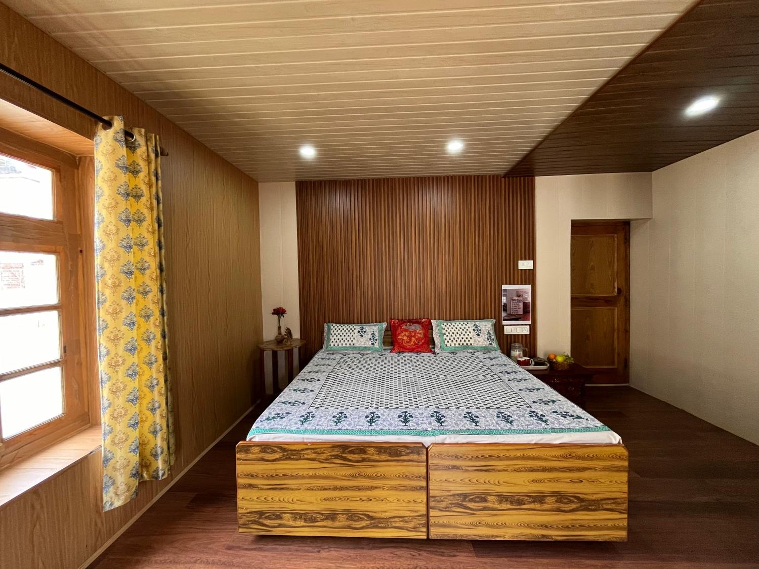 SNOWFLAKE Homestay