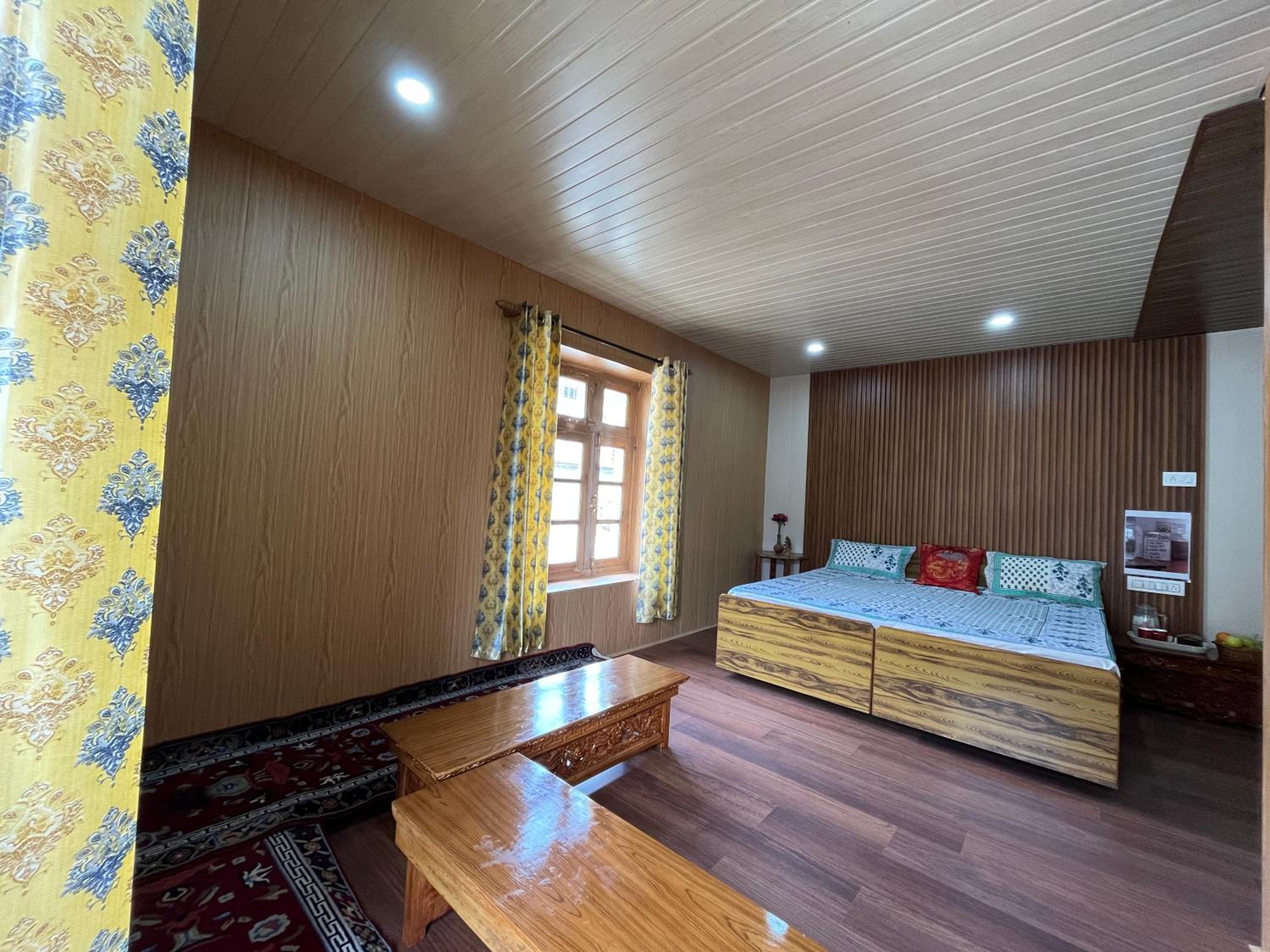 SNOWFLAKE Homestay