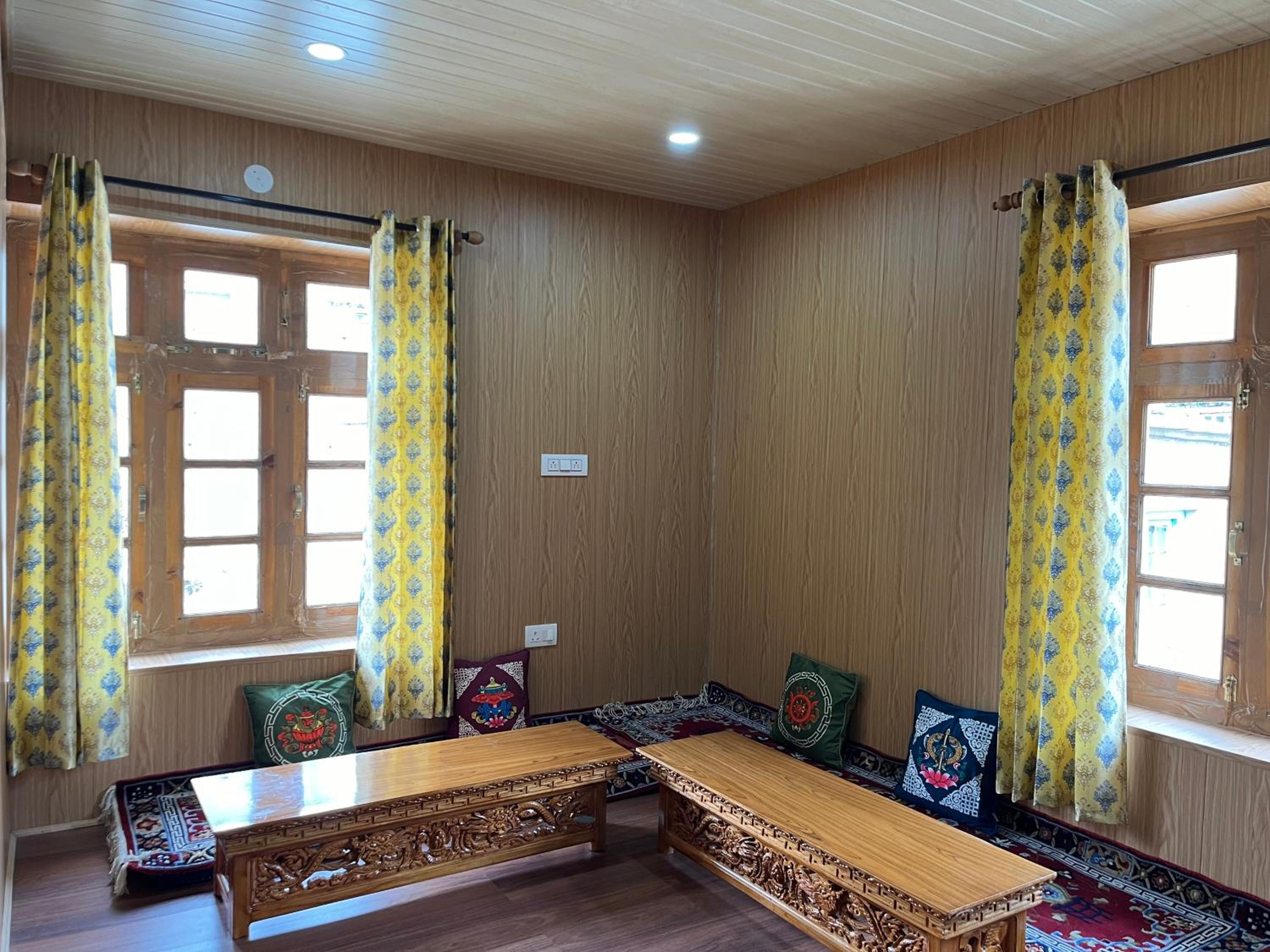 SNOWFLAKE Homestay