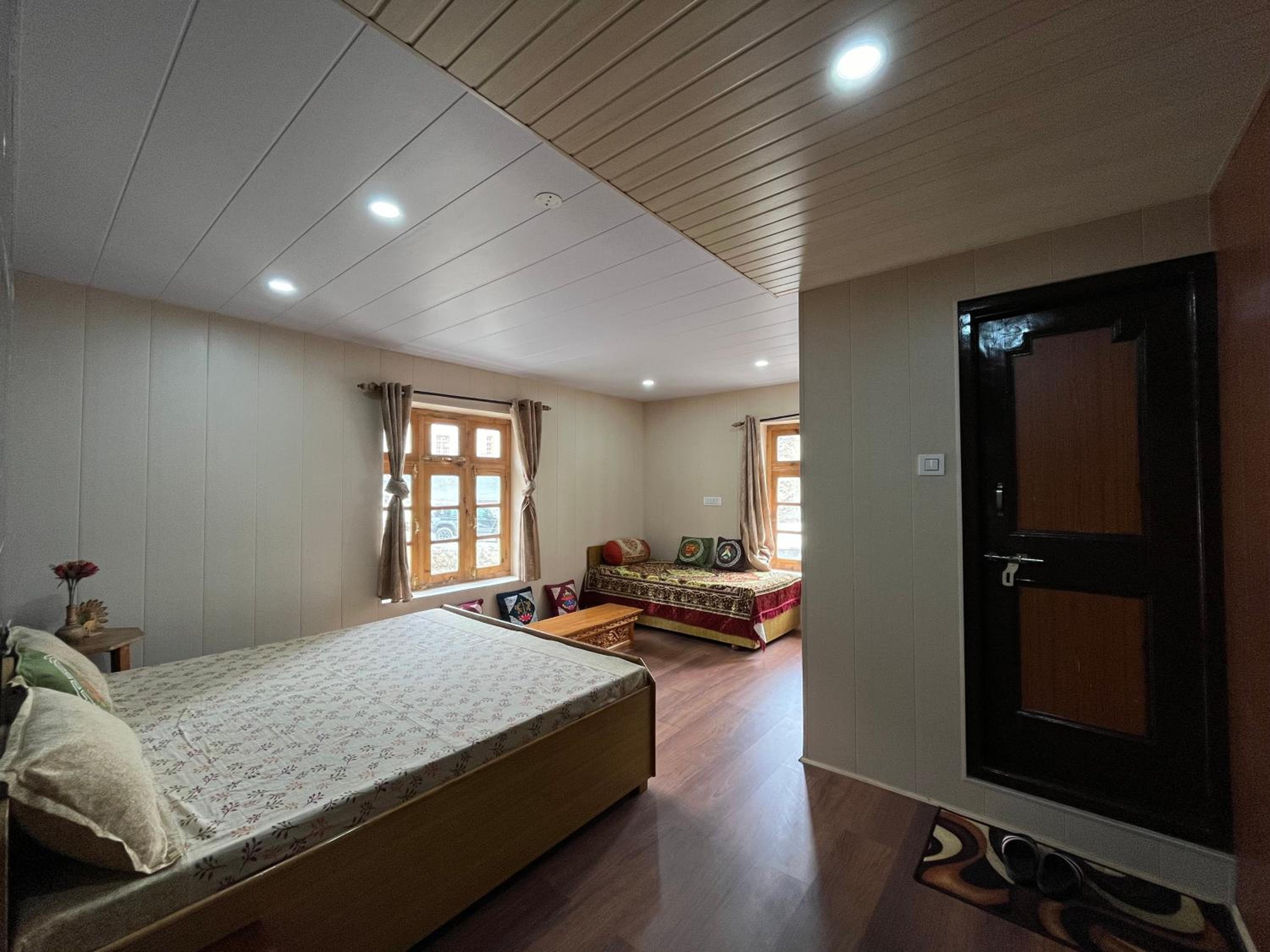 SNOWFLAKE Homestay