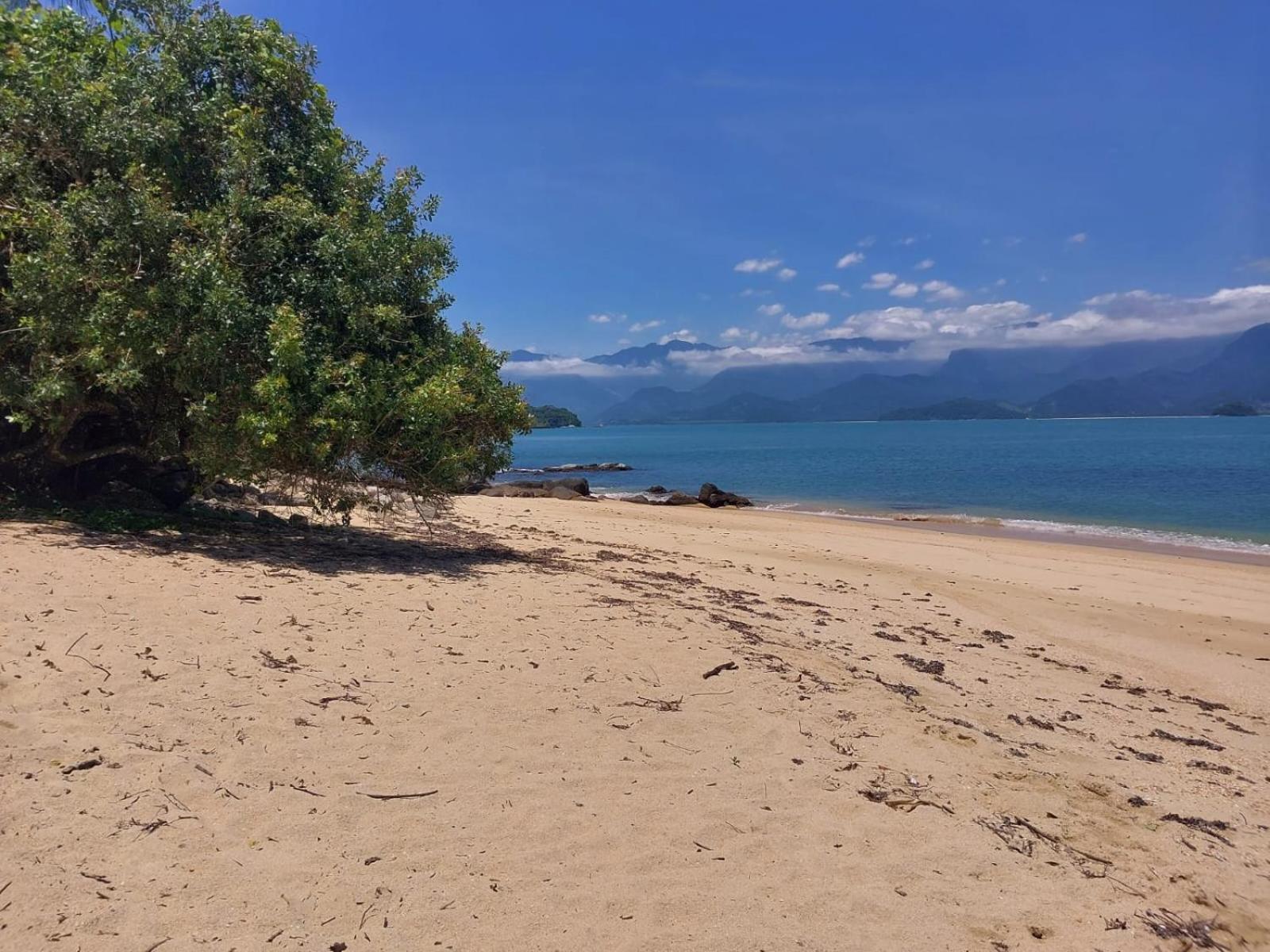 Casa em Paraty pé na areia de frente para o Mar