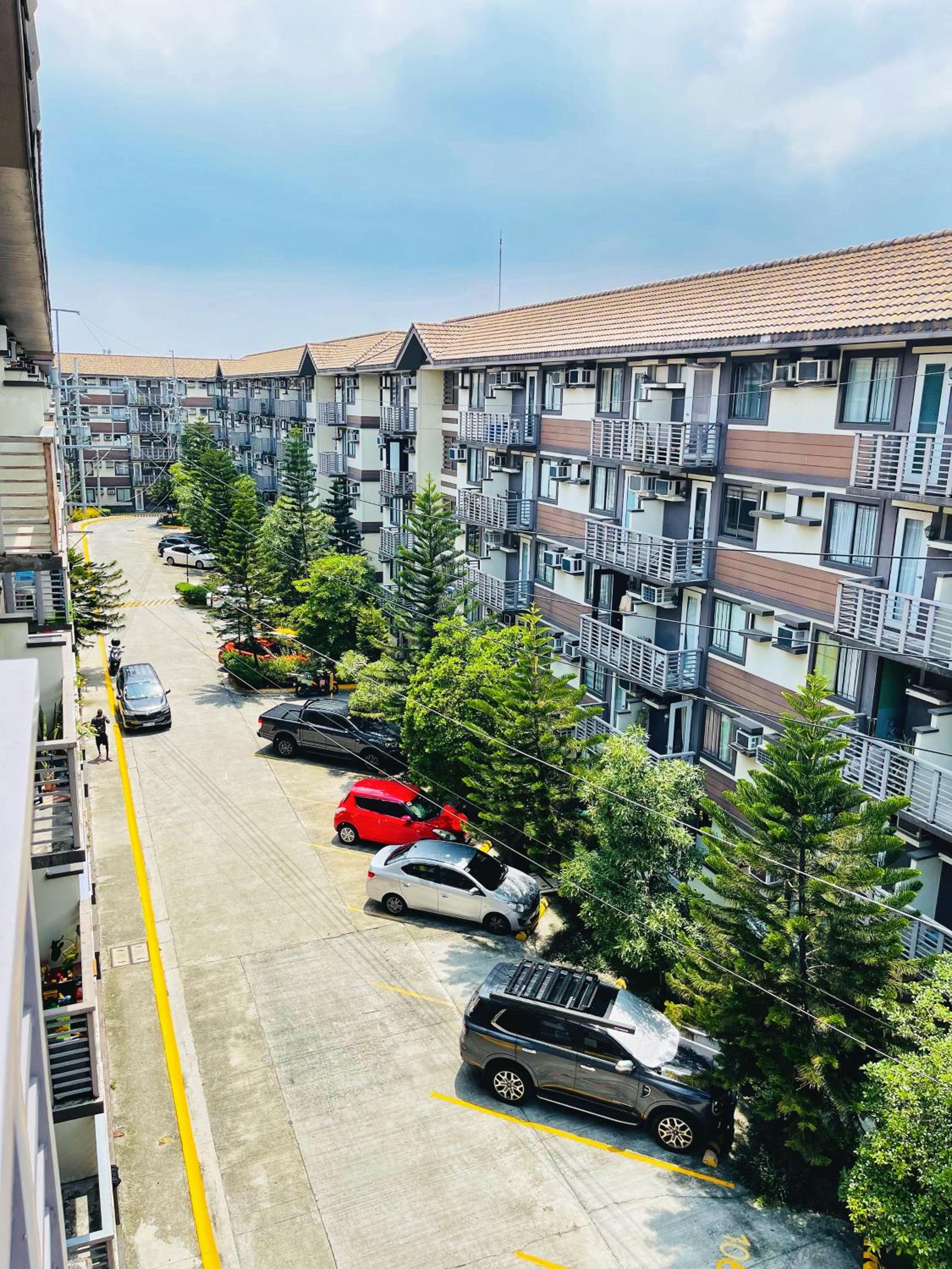 Tagaytay Vibe King Bed Suite near Alabang Muntinlupa view 5