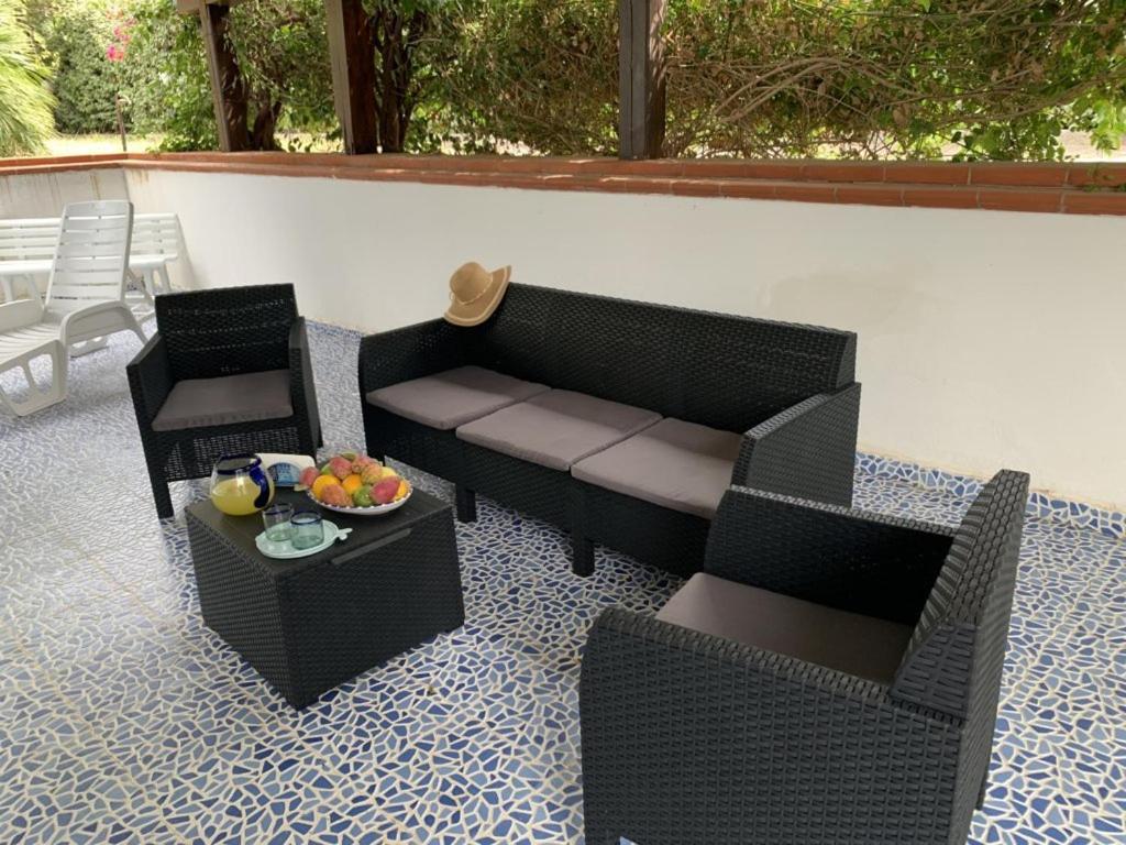 Villa Delfino Blu con accesso diretto al mare dalla scogliera e privacy impagabile.