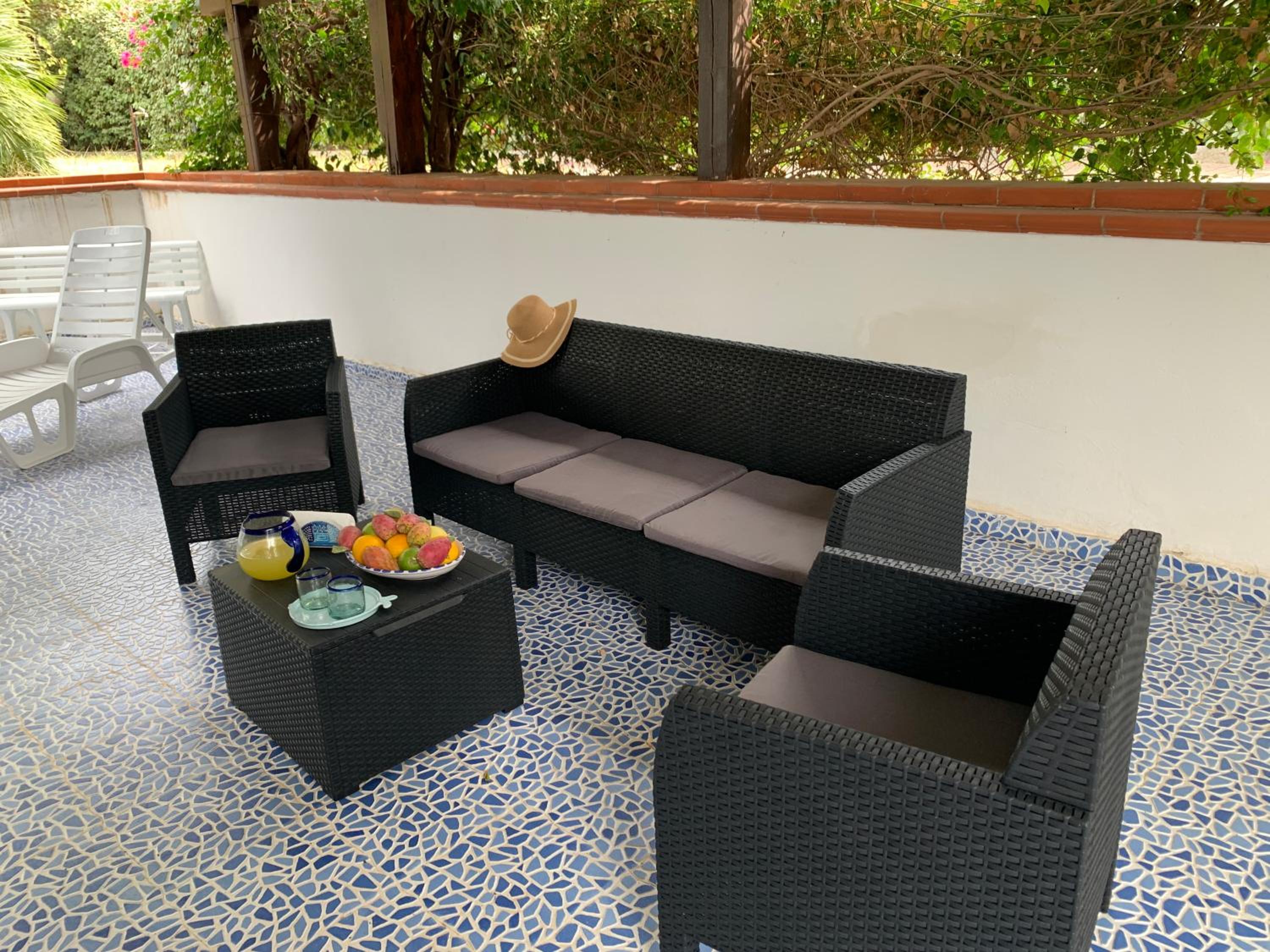 Villa Delfino Blu con accesso diretto al mare dalla scogliera e privacy impagabile.