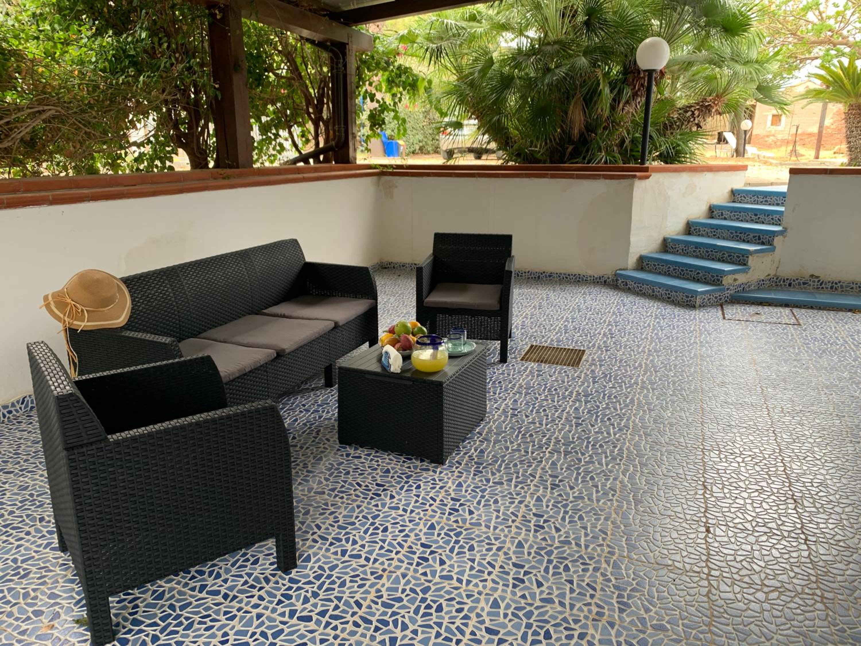 Villa Delfino Blu con accesso diretto al mare dalla scogliera e privacy impagabile.