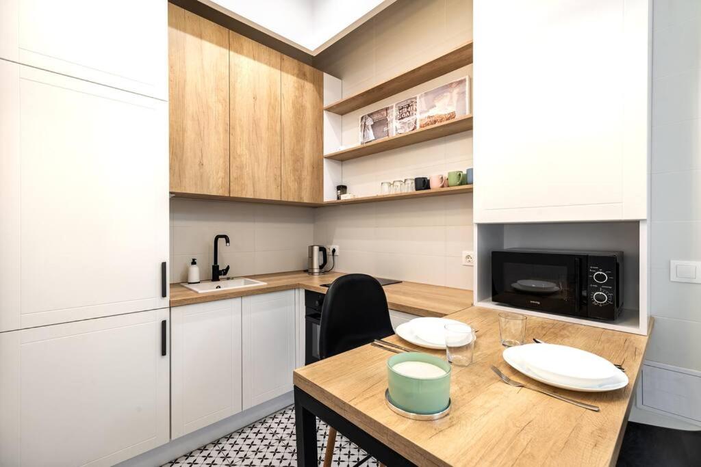 Modern 3 Bedrooms Apartment view 5
