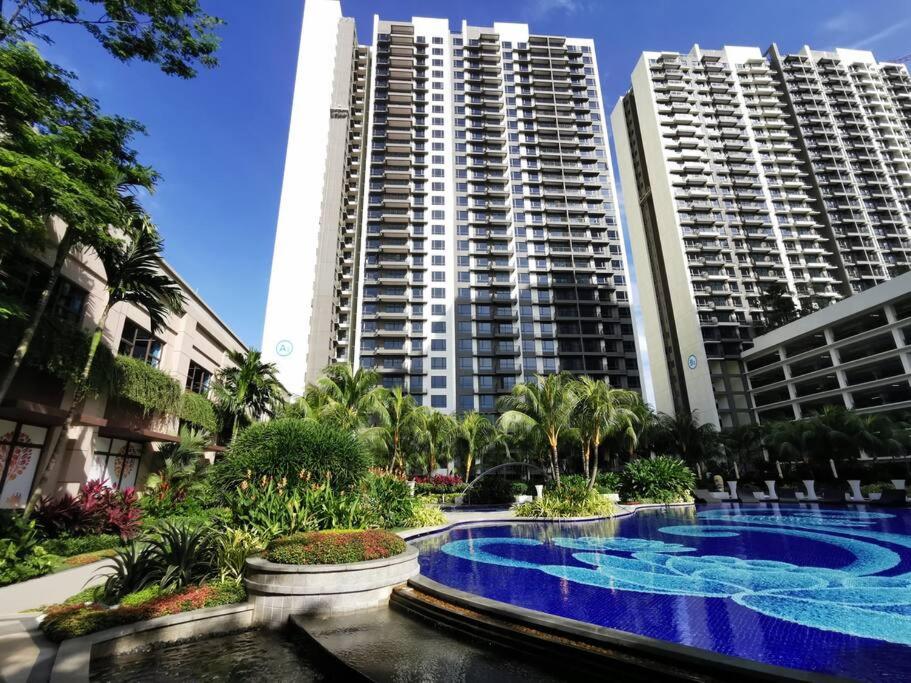 Central Park 1 Bedroom & Studio