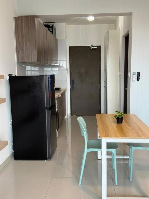 Central Park 1 Bedroom & Studio