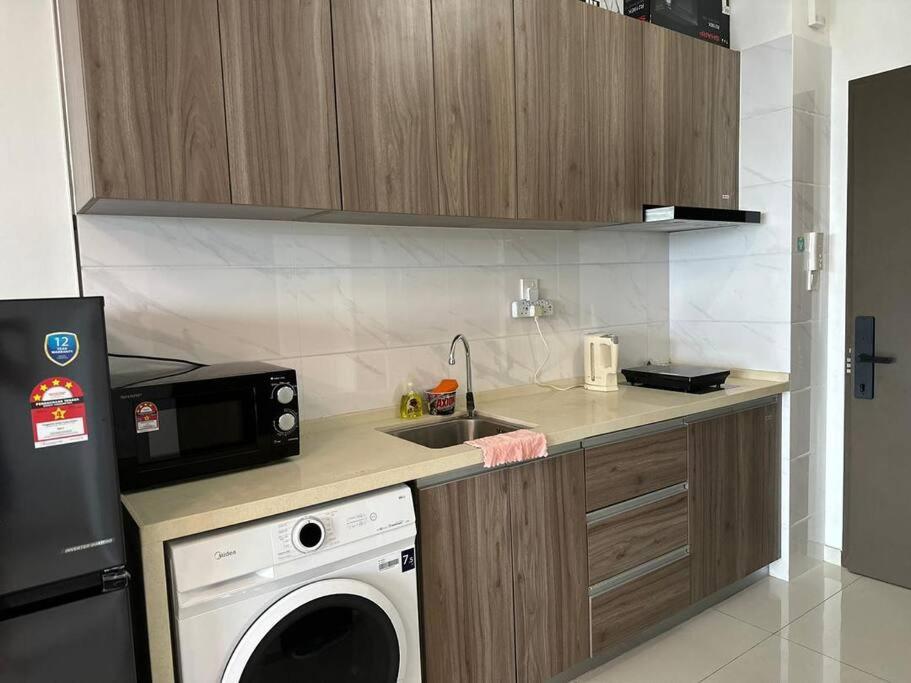 Central Park 1 Bedroom & Studio